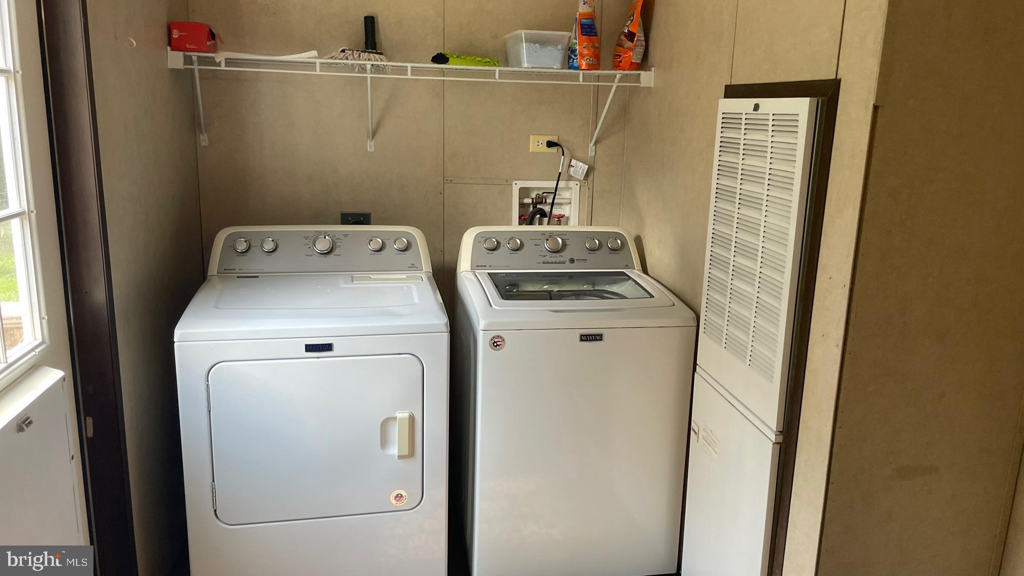 SHERMAN ESTATES - Residential