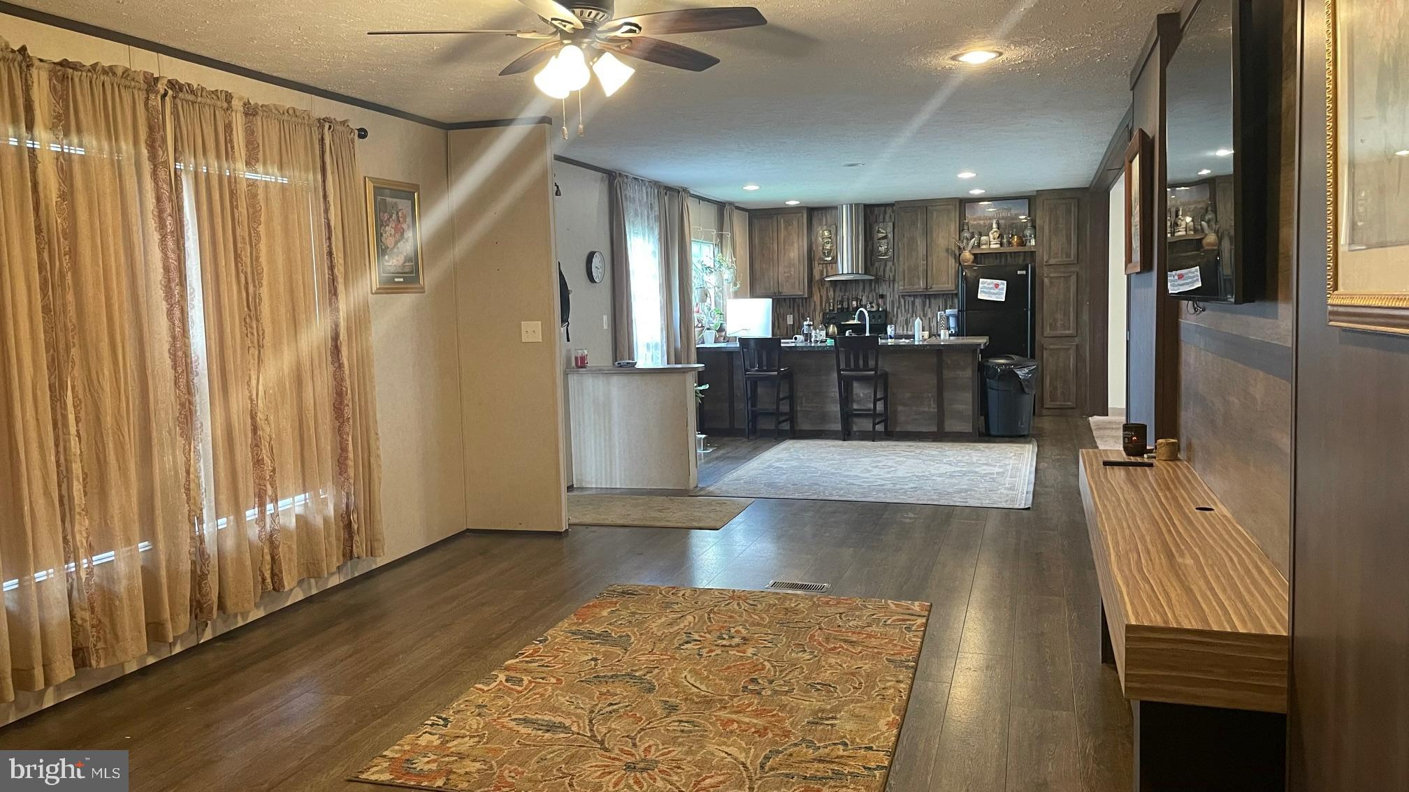 SHERMAN ESTATES - Residential