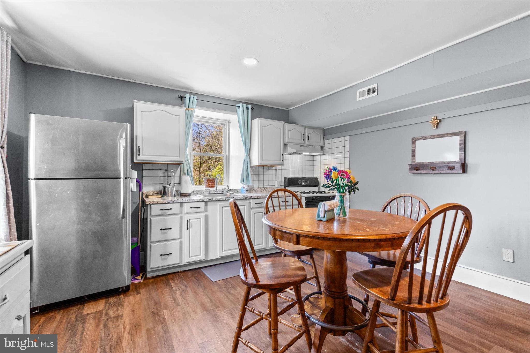 WINDSOR TWP - Residential