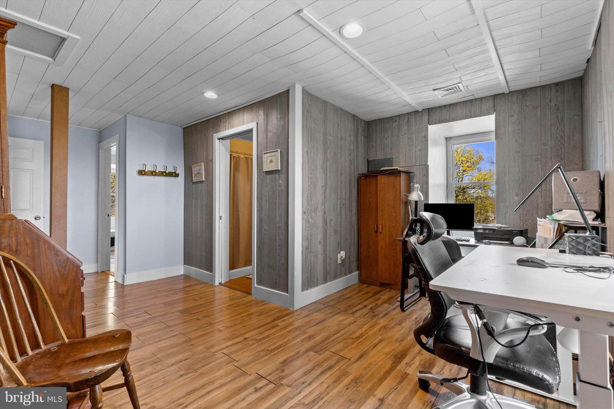 WINDSOR TWP - Residential