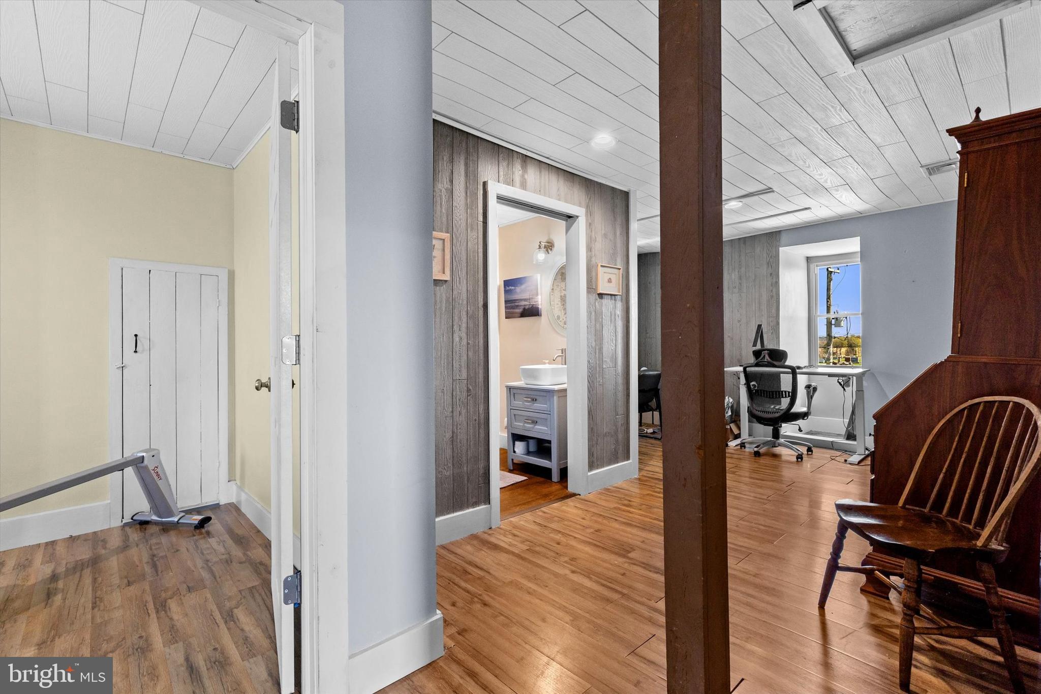 WINDSOR TWP - Residential