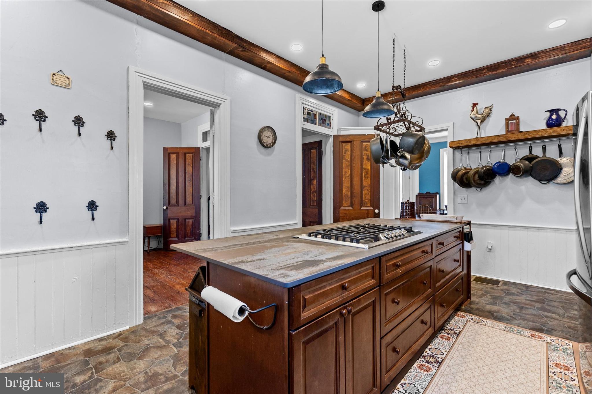 WINDSOR TWP - Residential