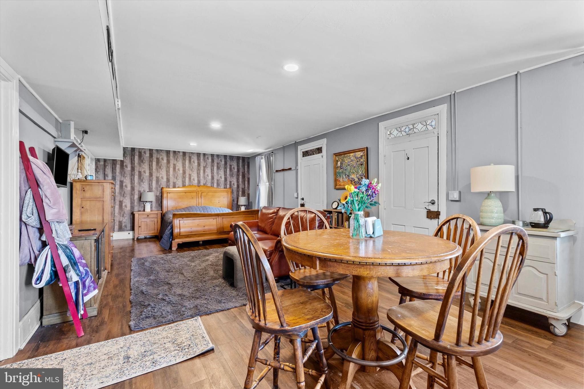 WINDSOR TWP - Residential