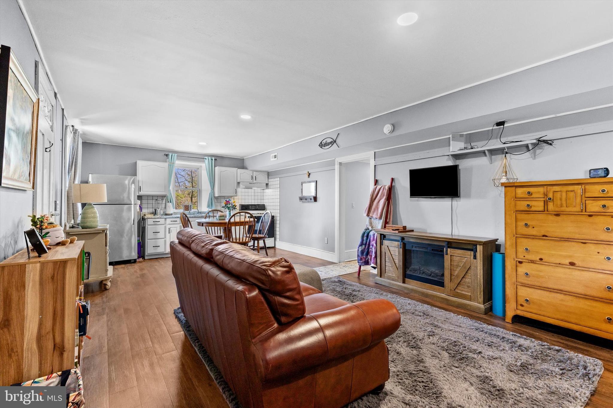 WINDSOR TWP - Residential