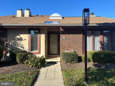 Townhouse For Sale - 140 Uxbridge<br/> CHERRY HILL, NJ 08034