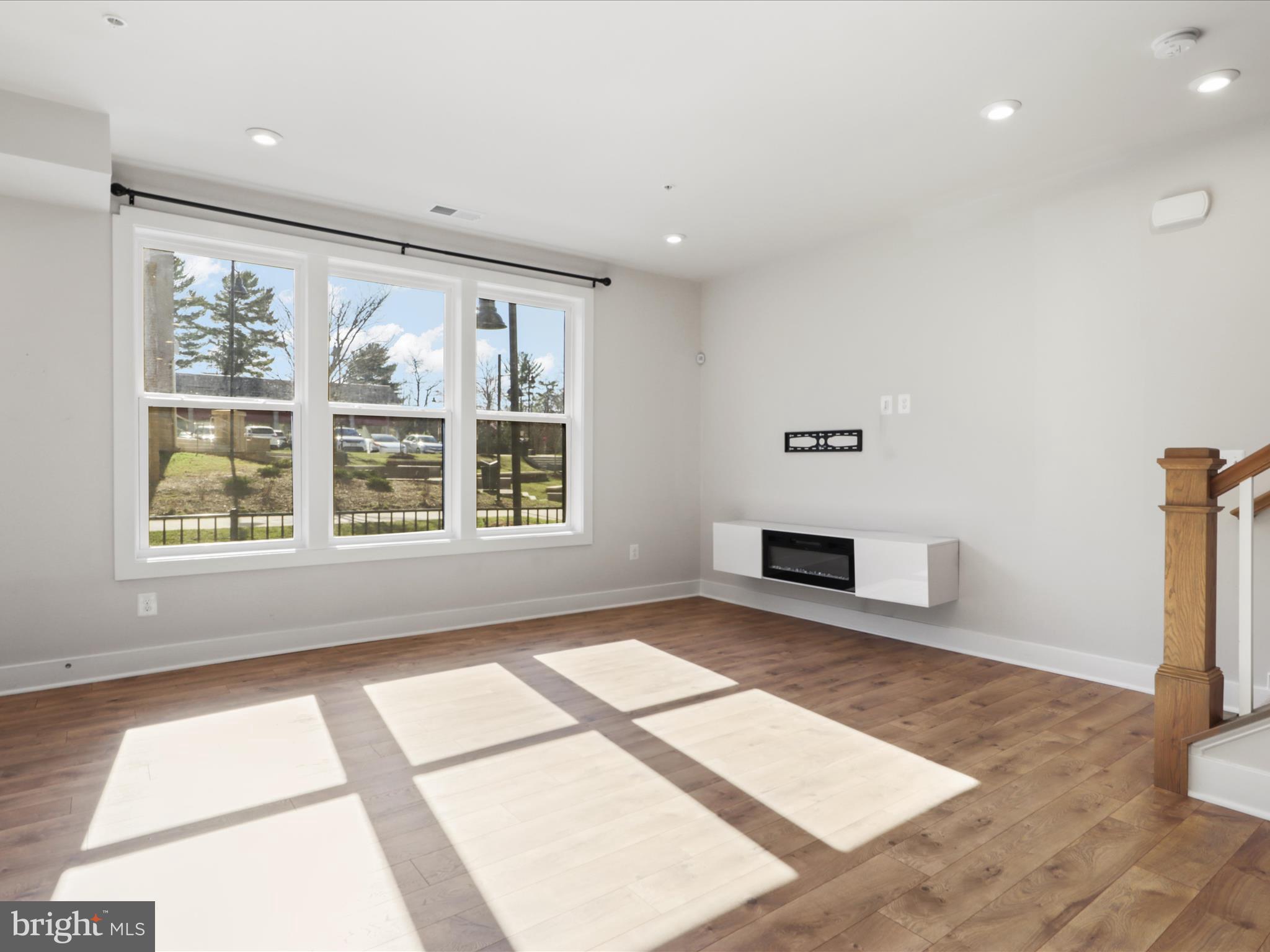 TALL OAKS - Residential Lease