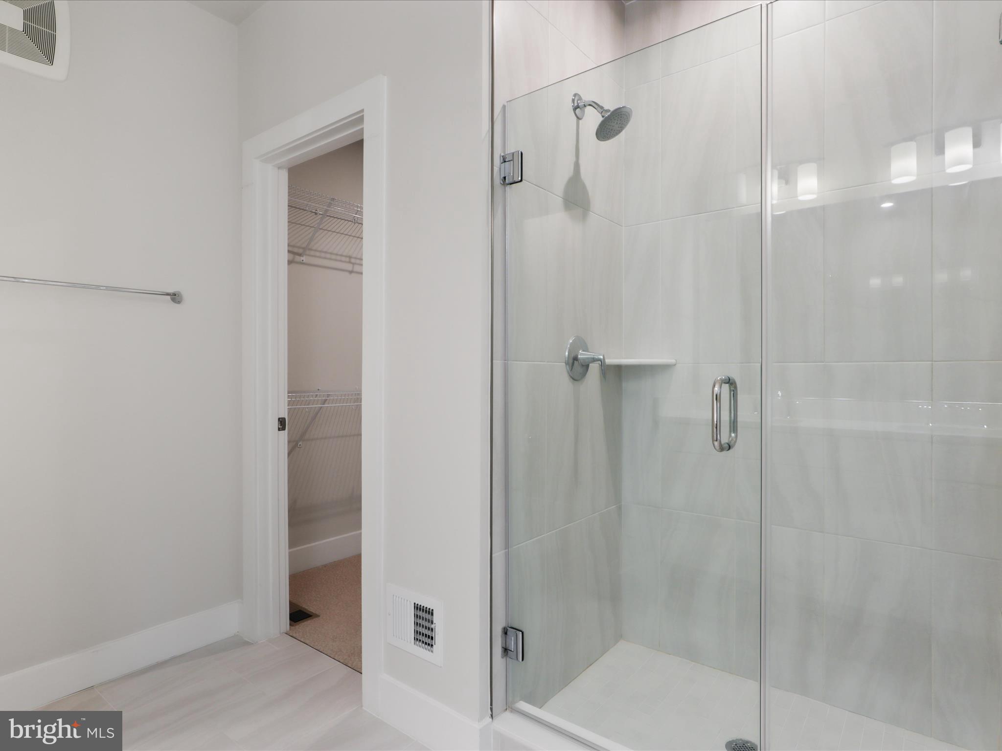 TALL OAKS - Residential Lease