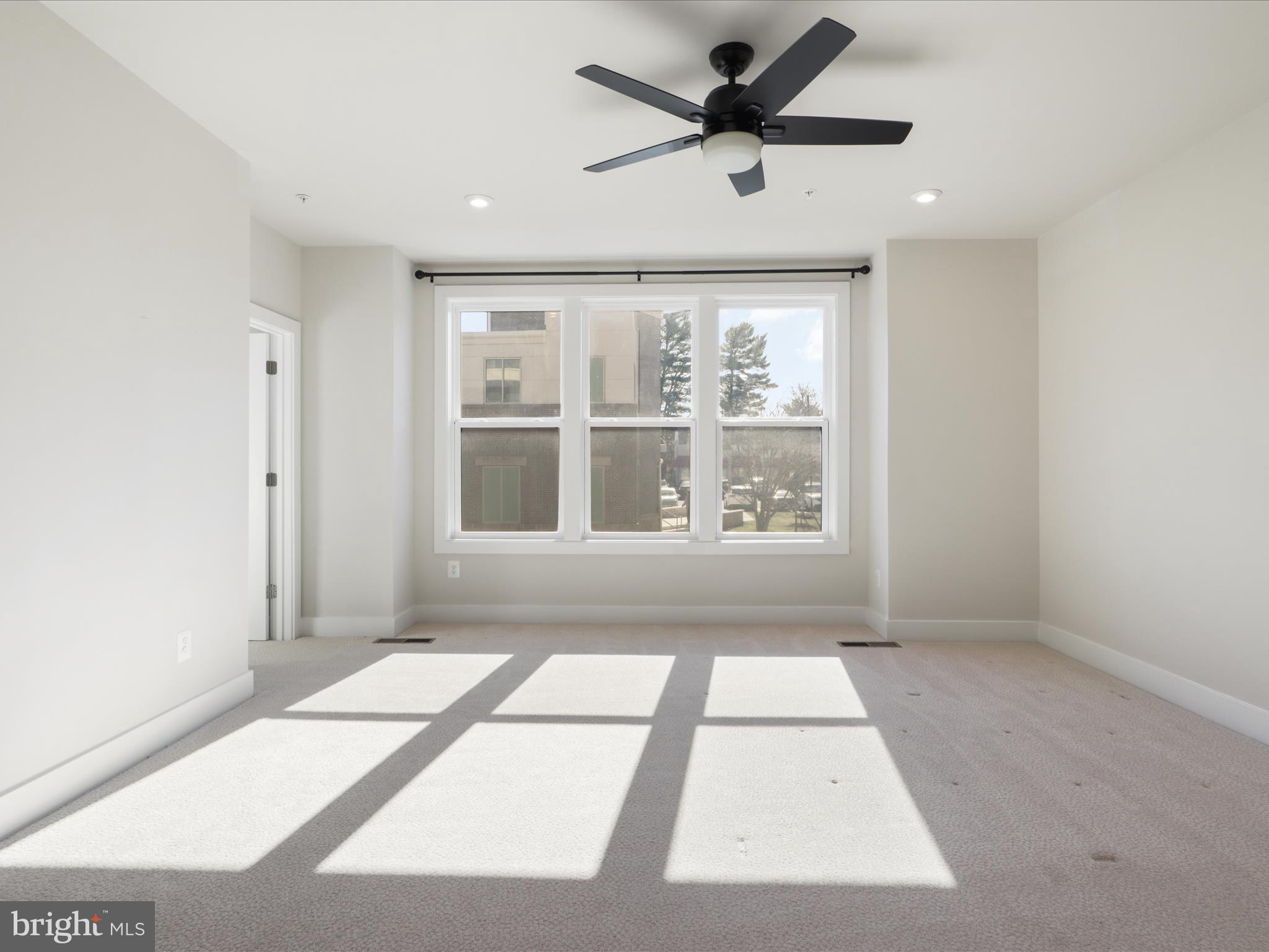 TALL OAKS - Residential Lease