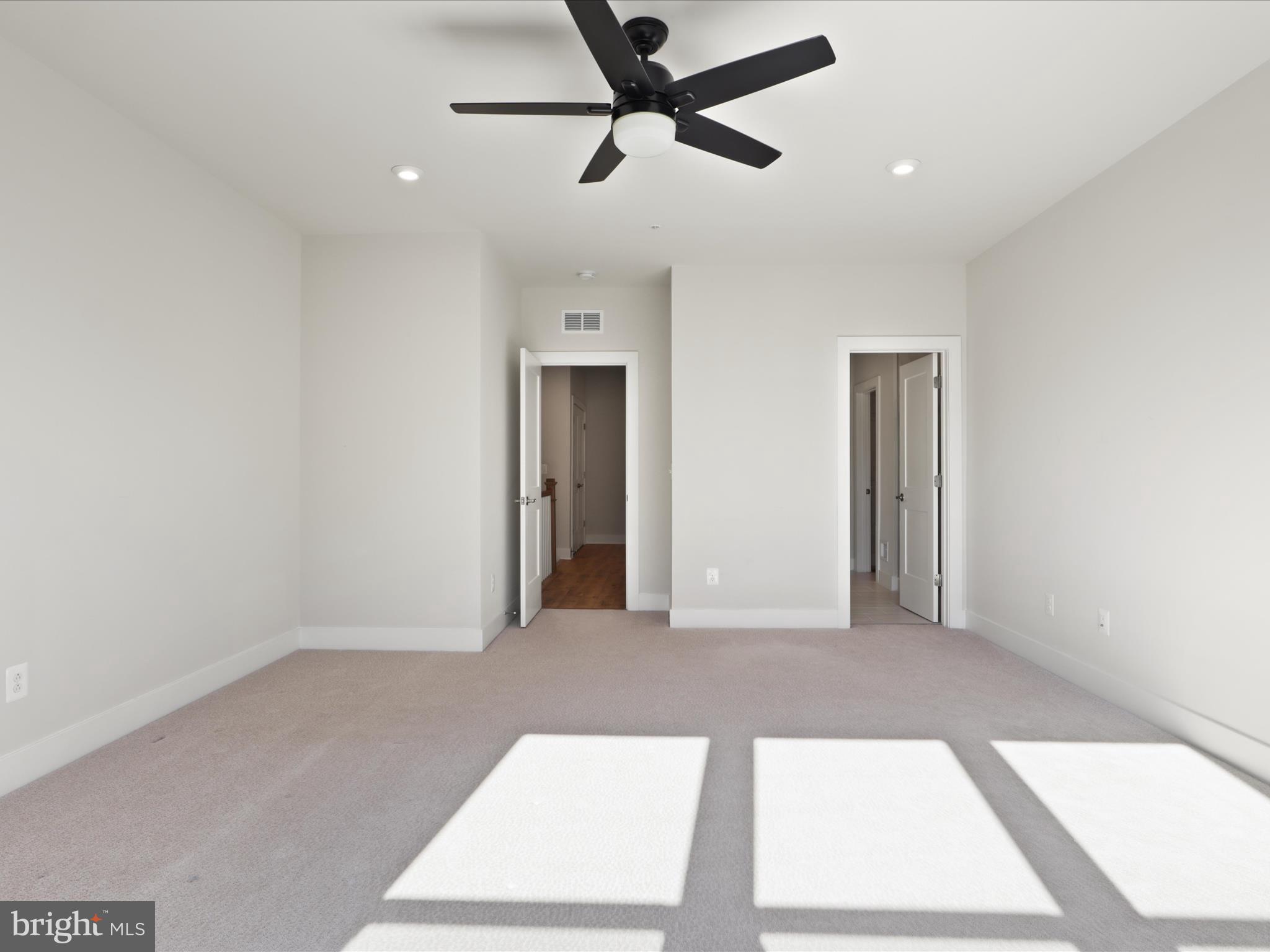 TALL OAKS - Residential Lease