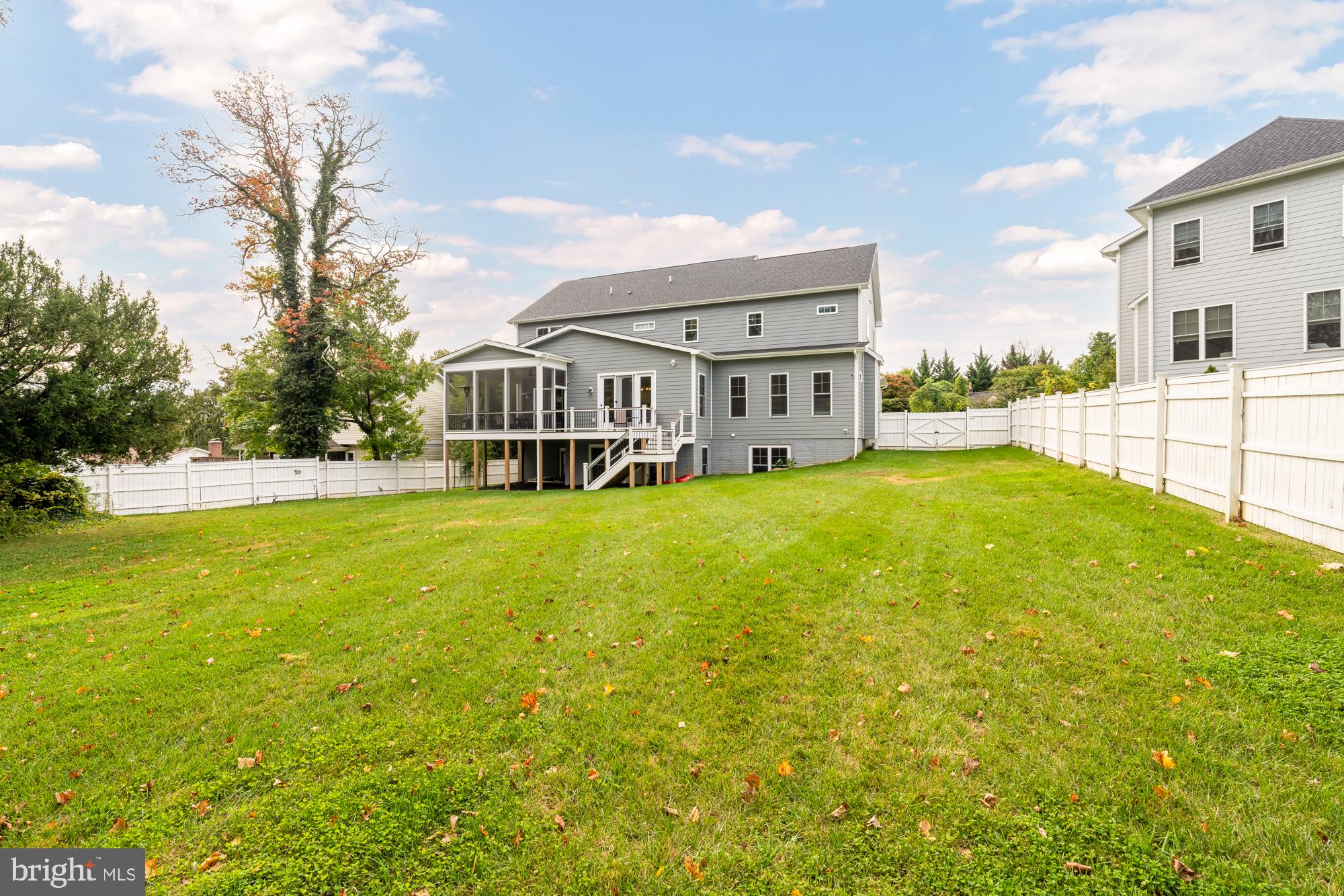 FAIRFAX ACRES - Residential