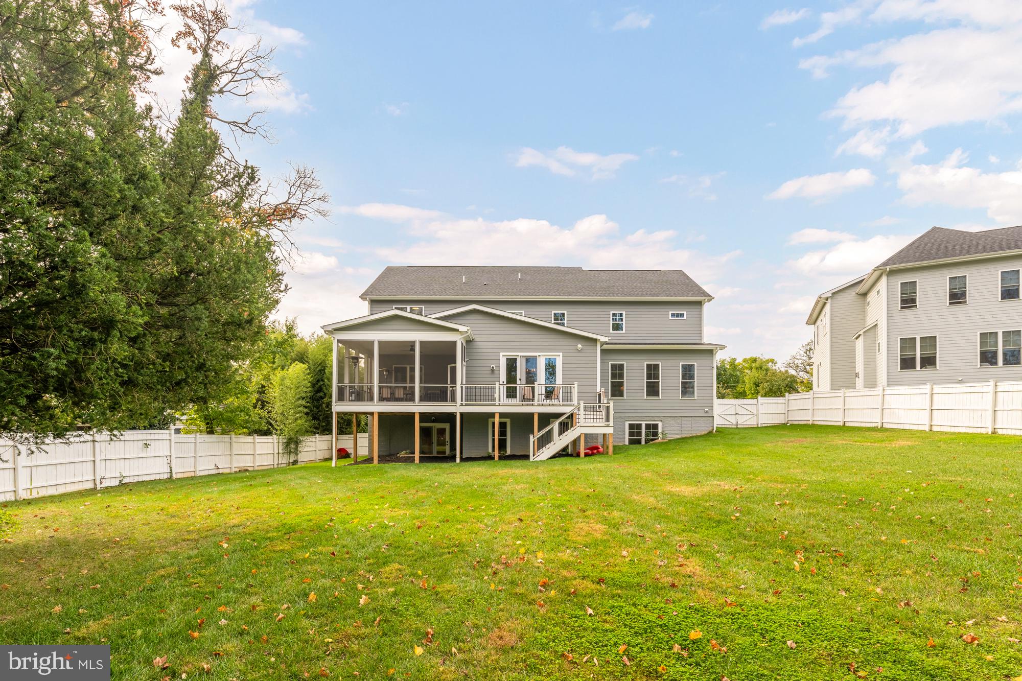 FAIRFAX ACRES - Residential