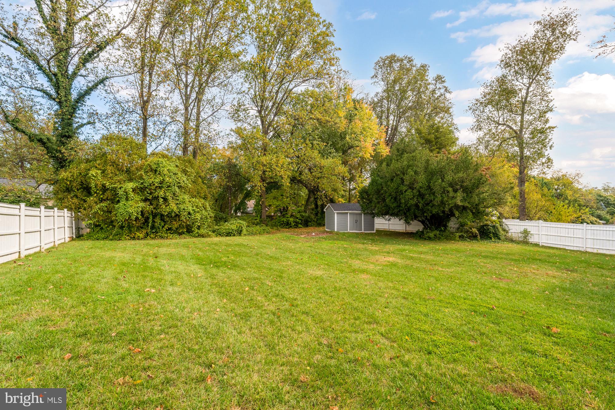 FAIRFAX ACRES - Residential