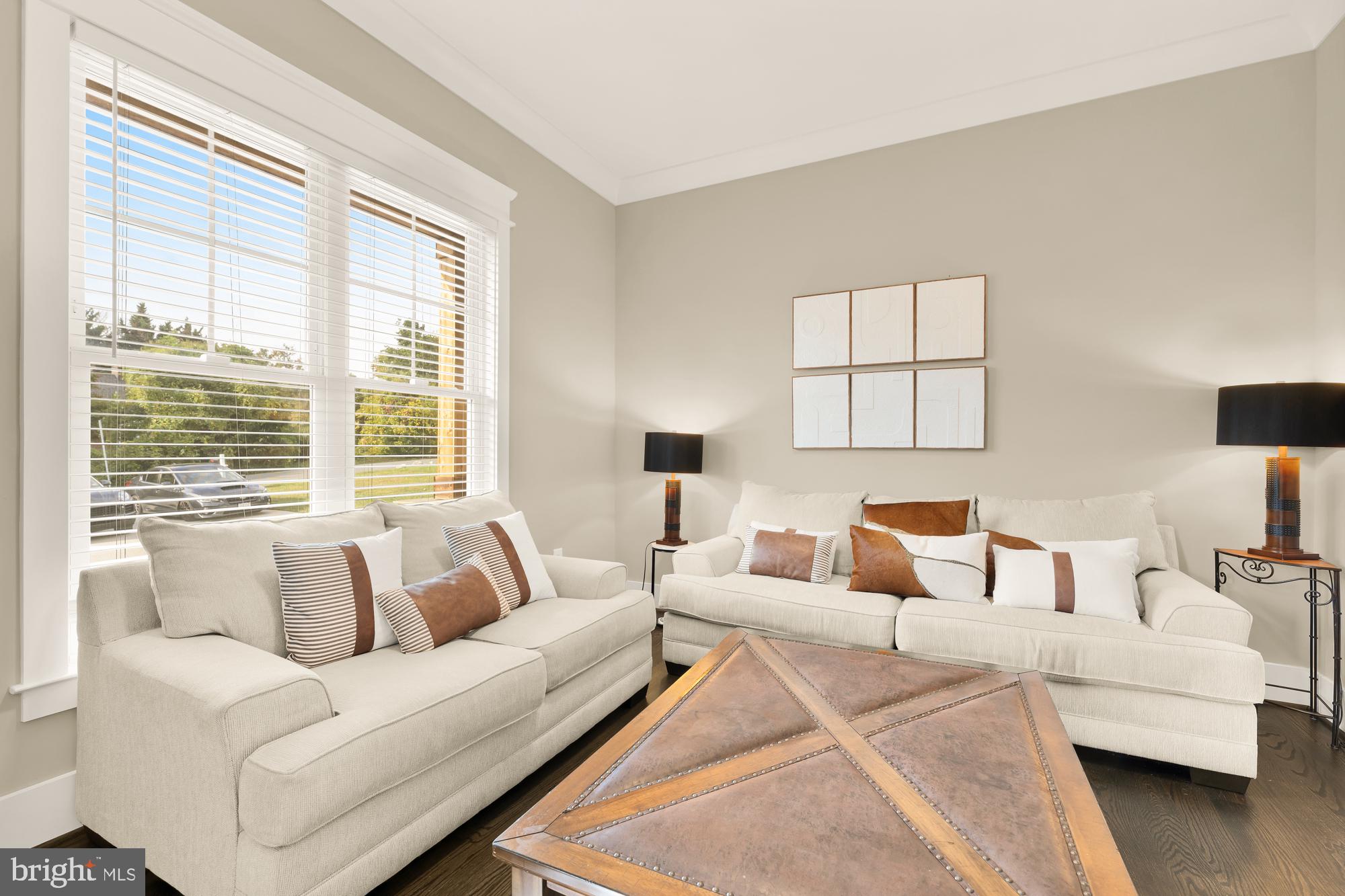 FAIRFAX ACRES - Residential