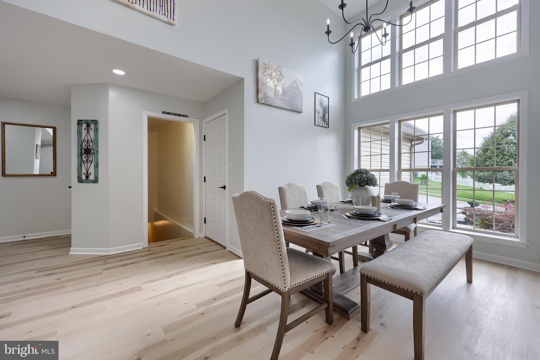 558 MONARCH DRIVE