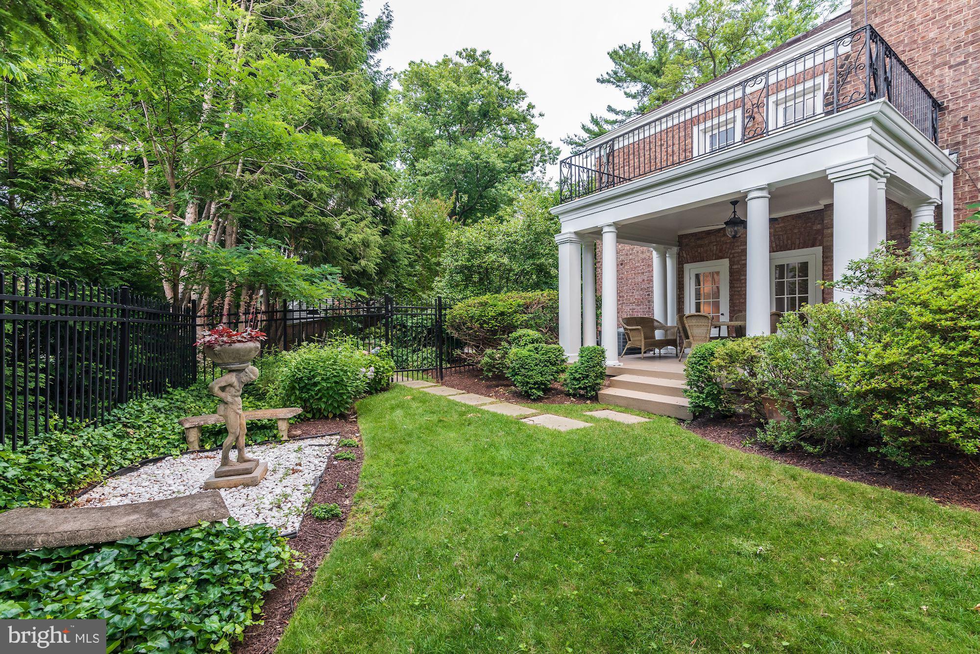 FOXHALL - Residential