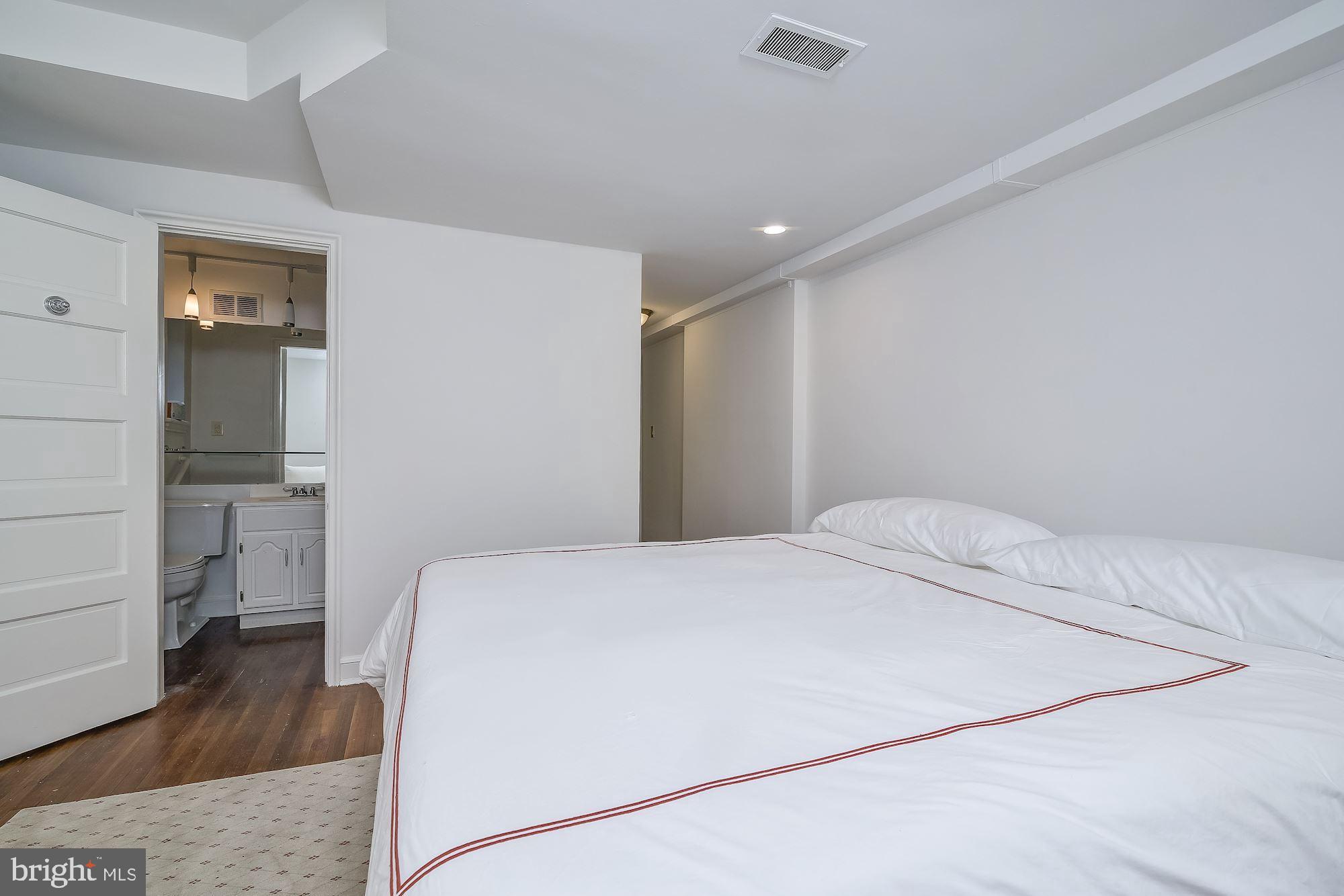 FOXHALL - Residential