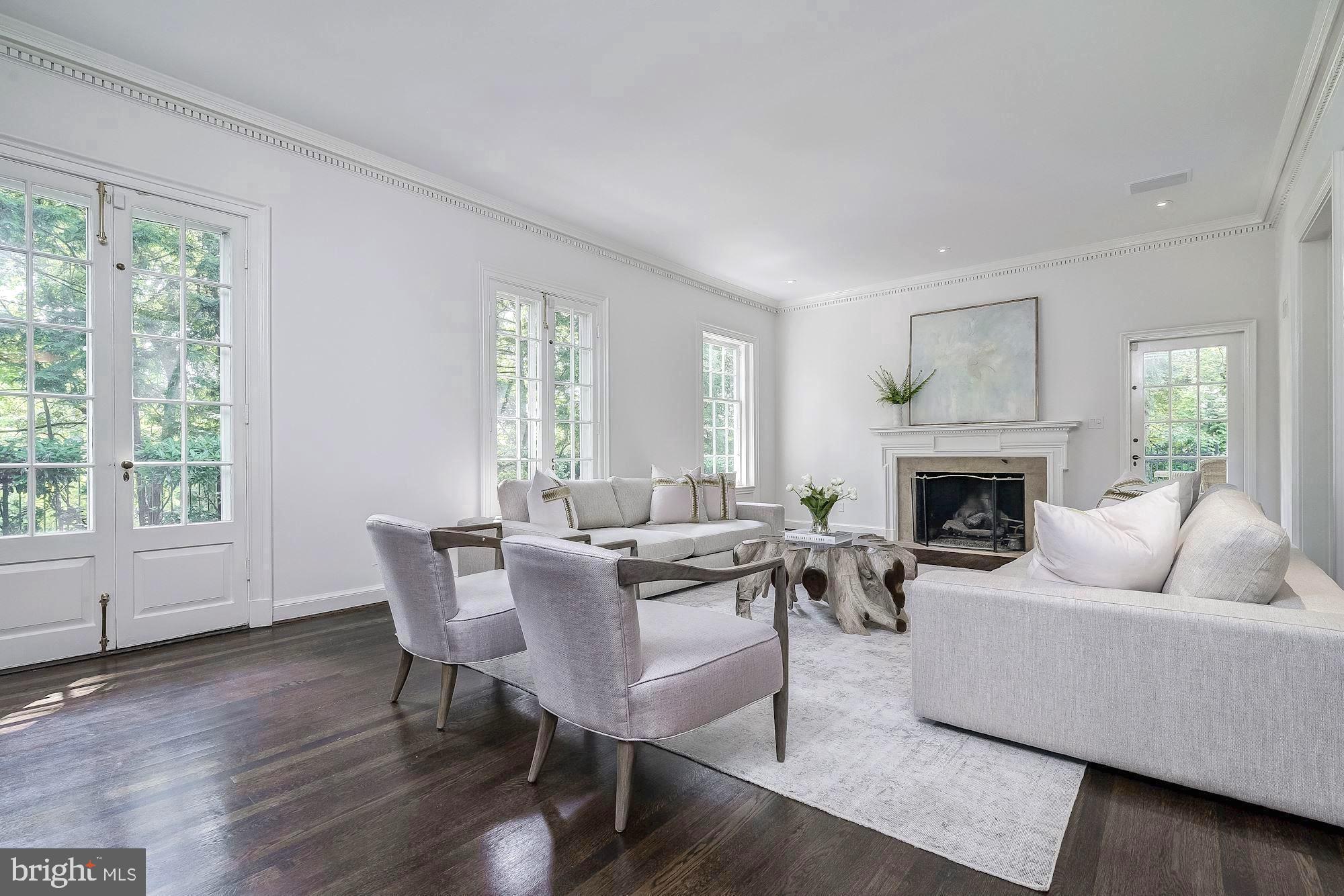 FOXHALL - Residential
