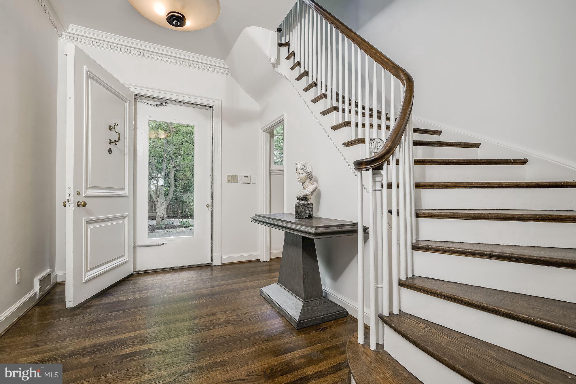 FOXHALL - Residential