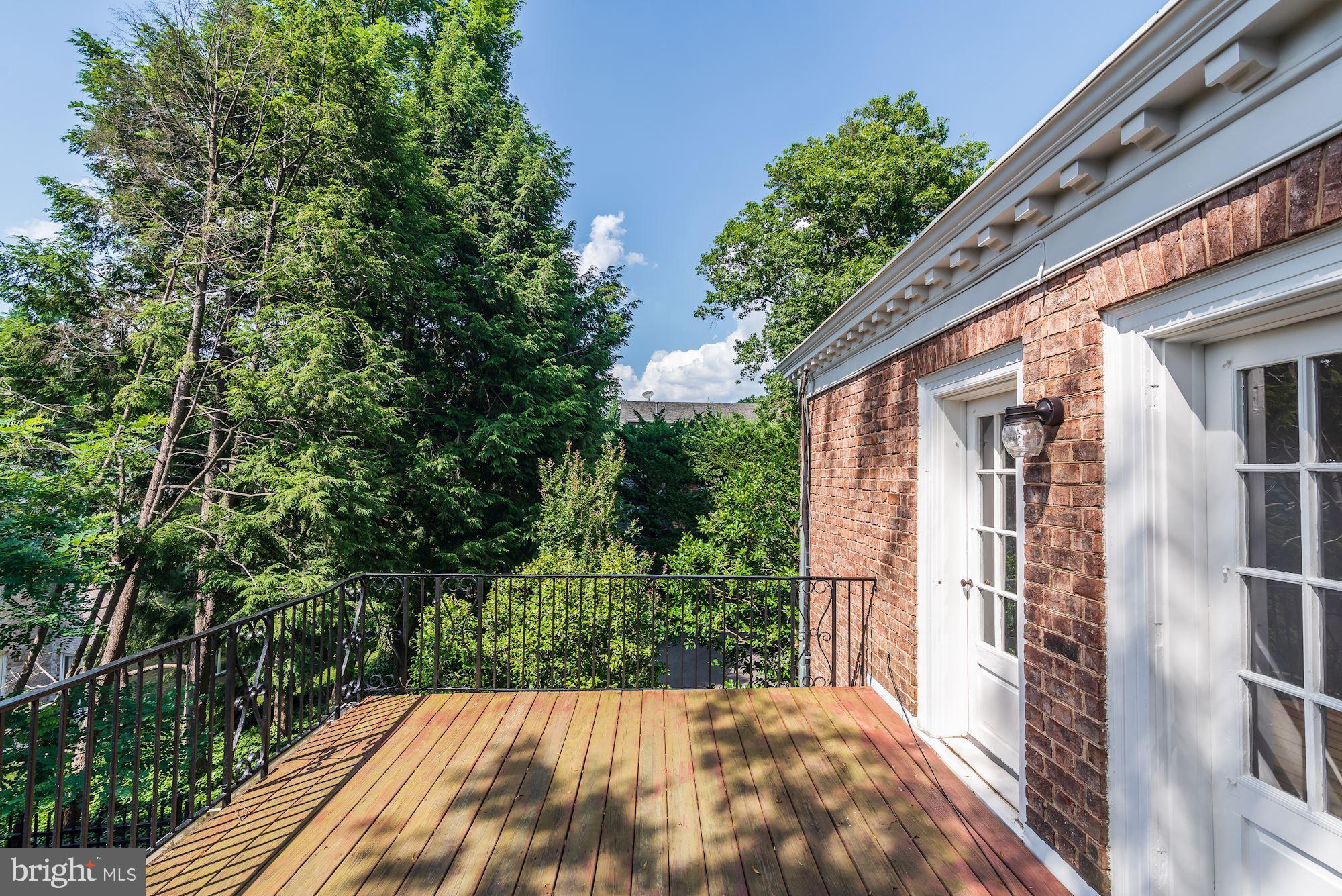 FOXHALL - Residential