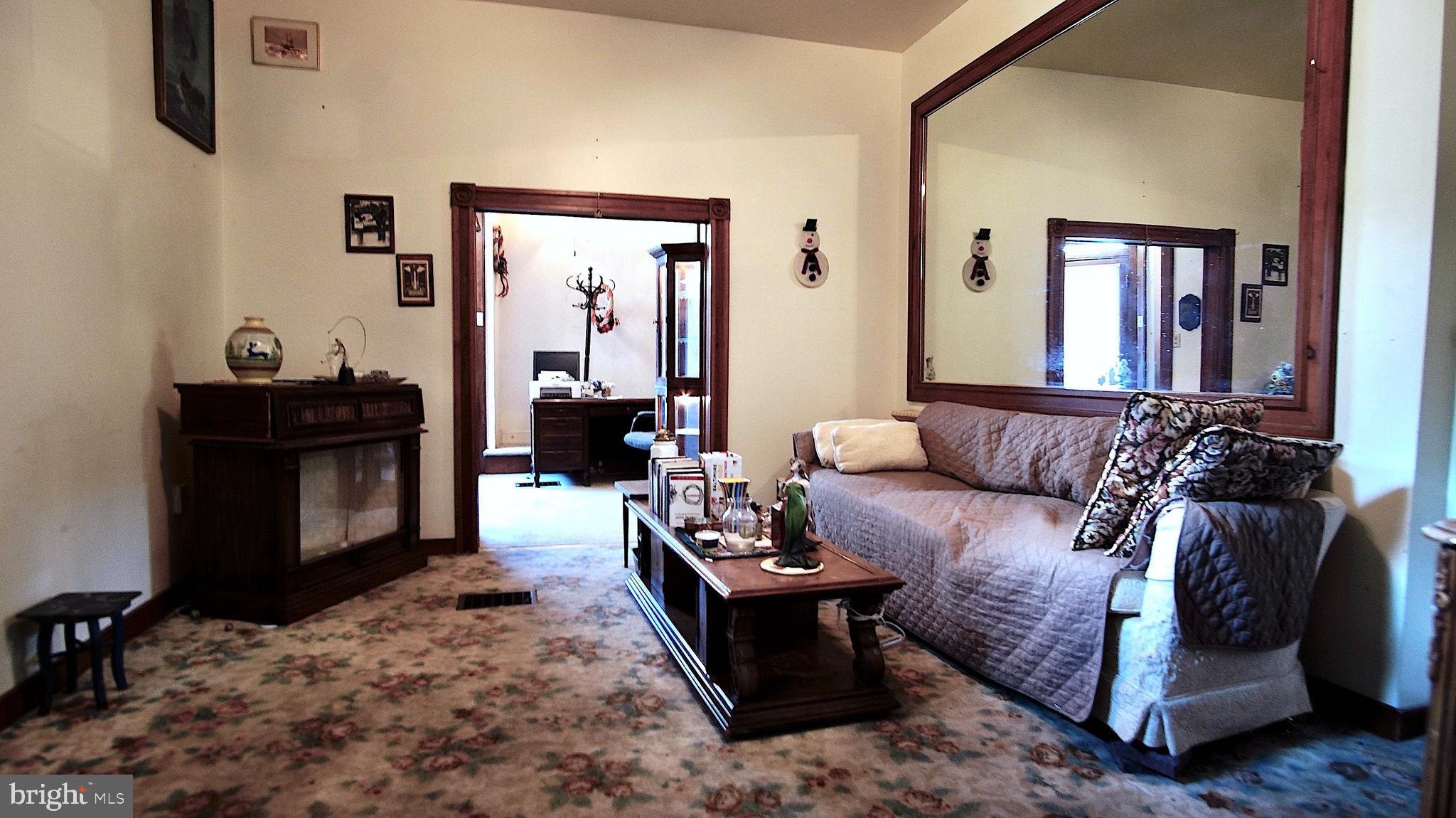 ELWOOD PARK - Residential