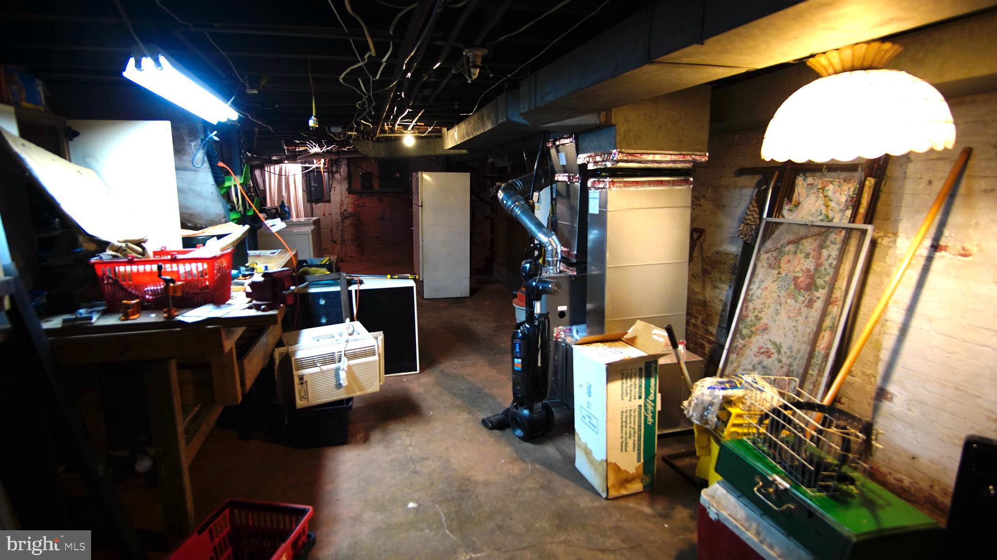 ELWOOD PARK - Residential