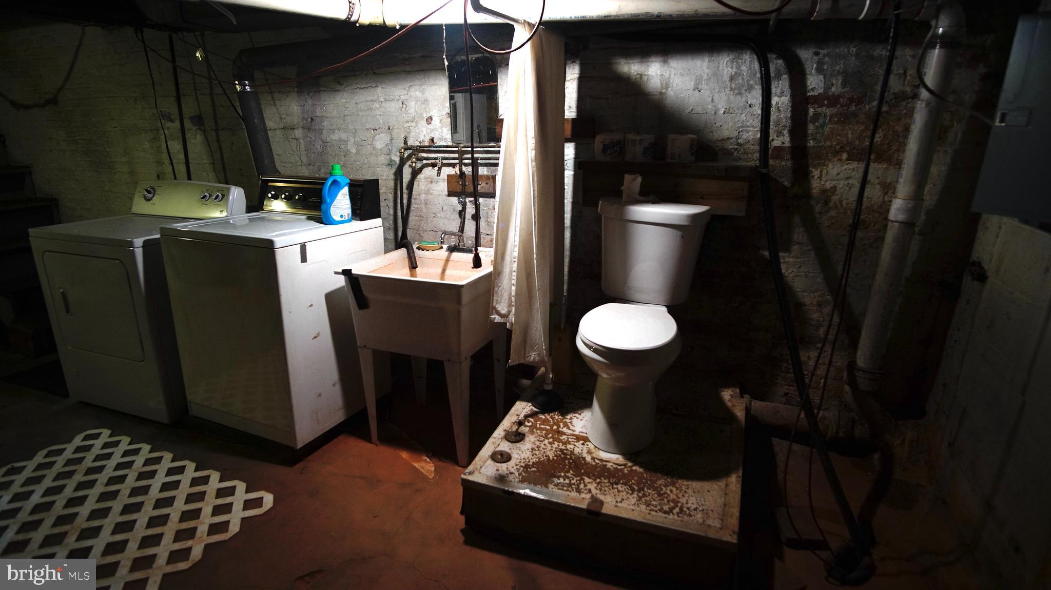 ELWOOD PARK - Residential