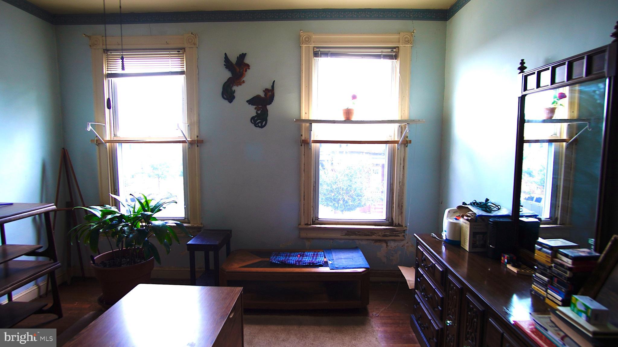 ELWOOD PARK - Residential