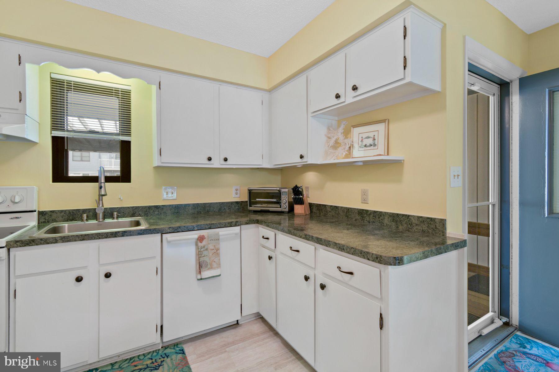 BAYSHORE ESTATES - Residential