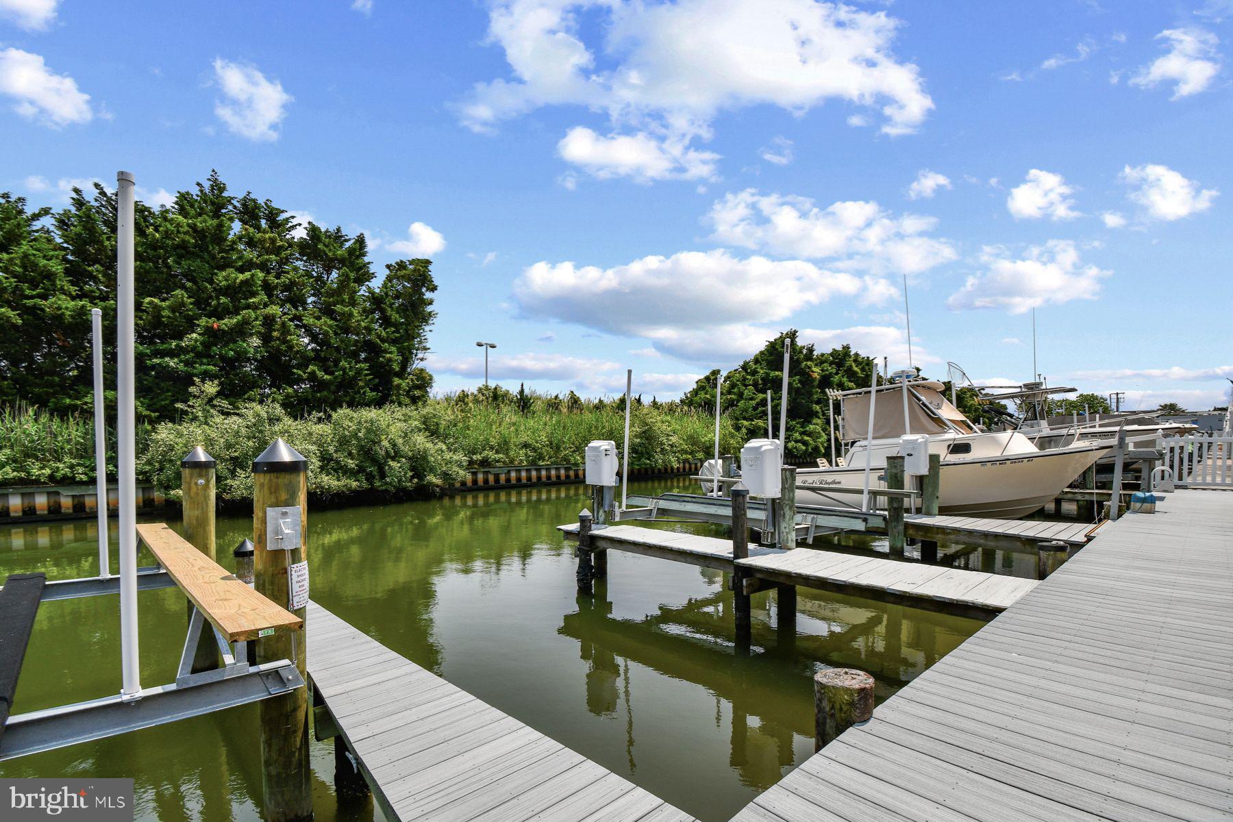 BAYSHORE ESTATES - Residential