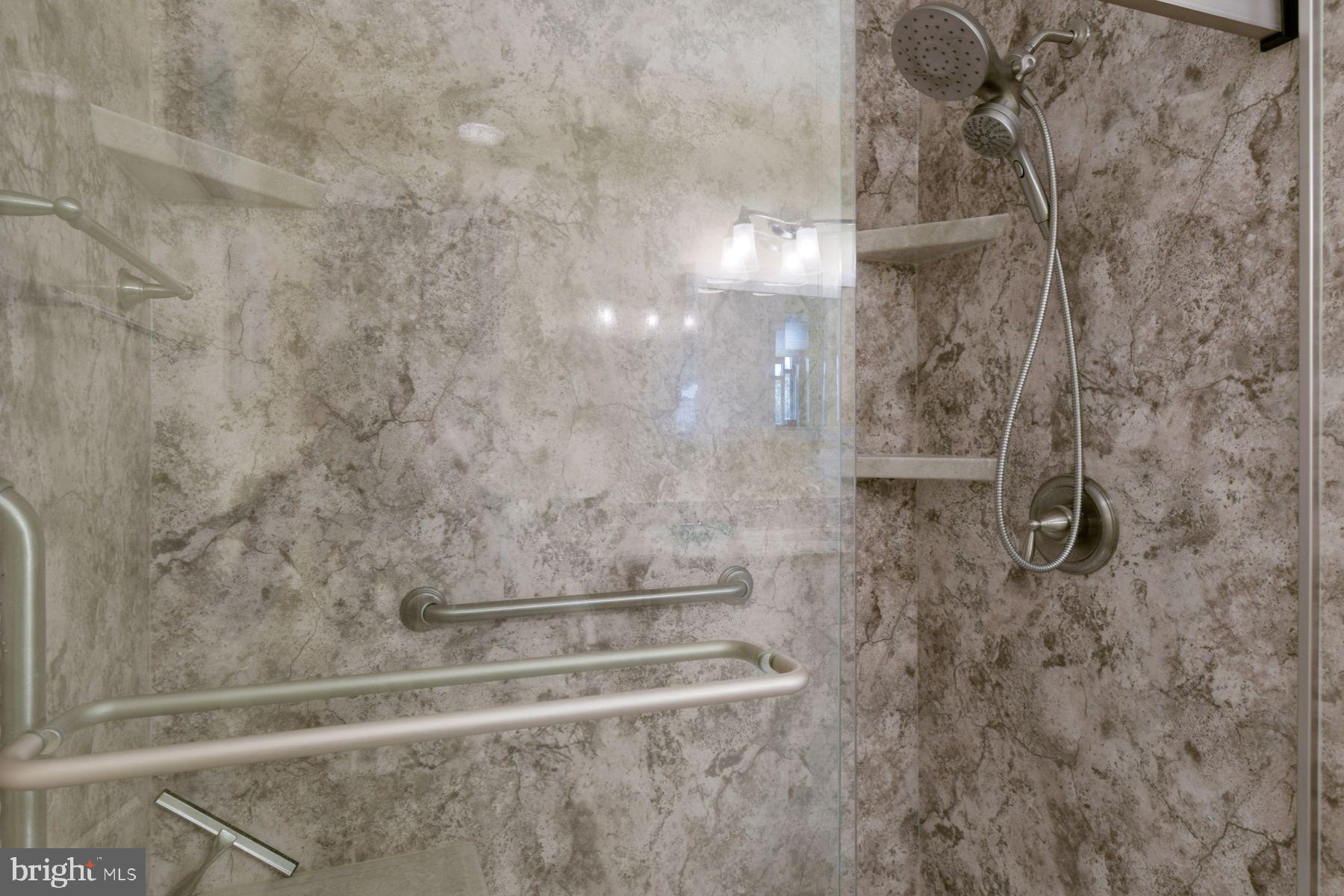 BAYSHORE ESTATES - Residential