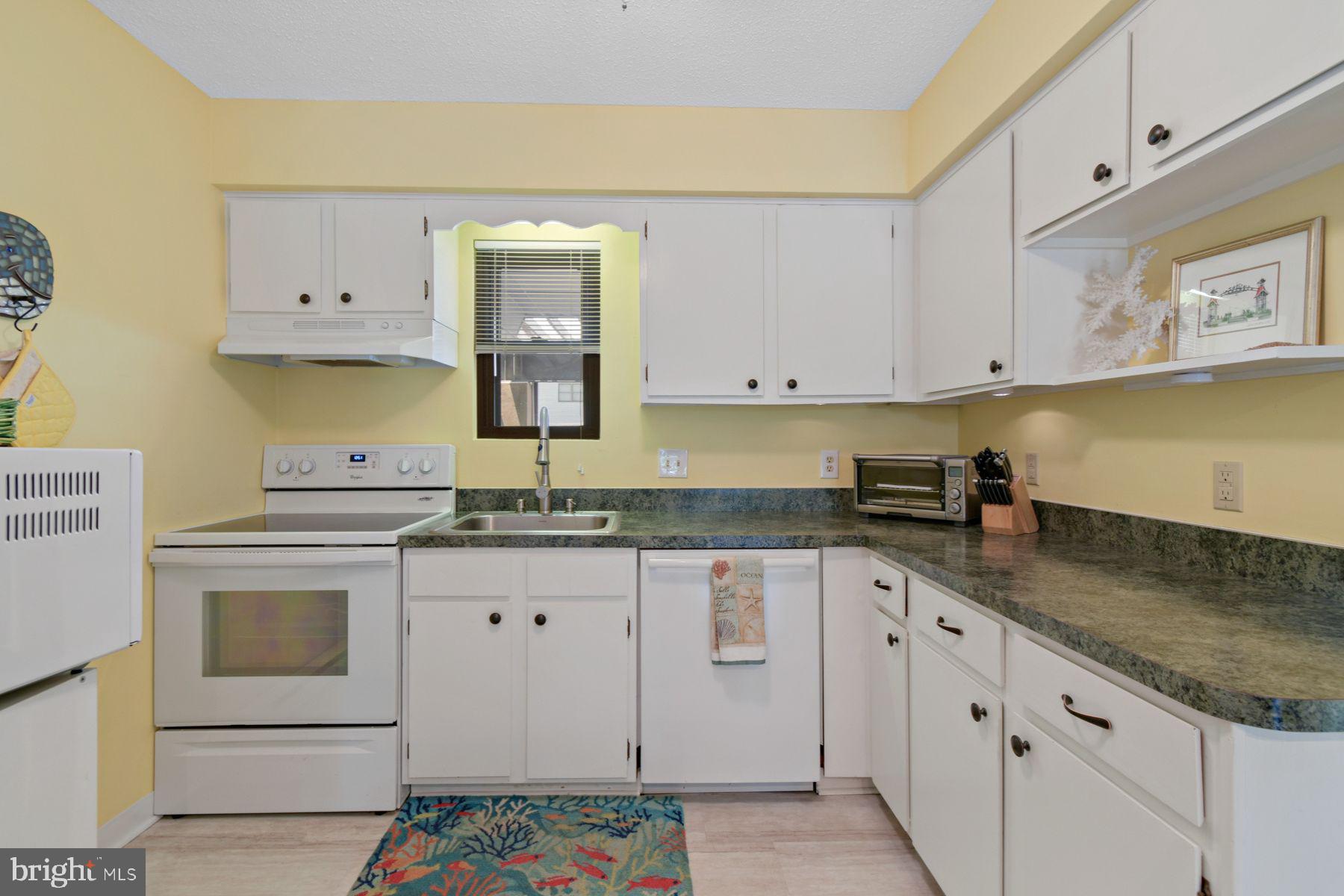 BAYSHORE ESTATES - Residential