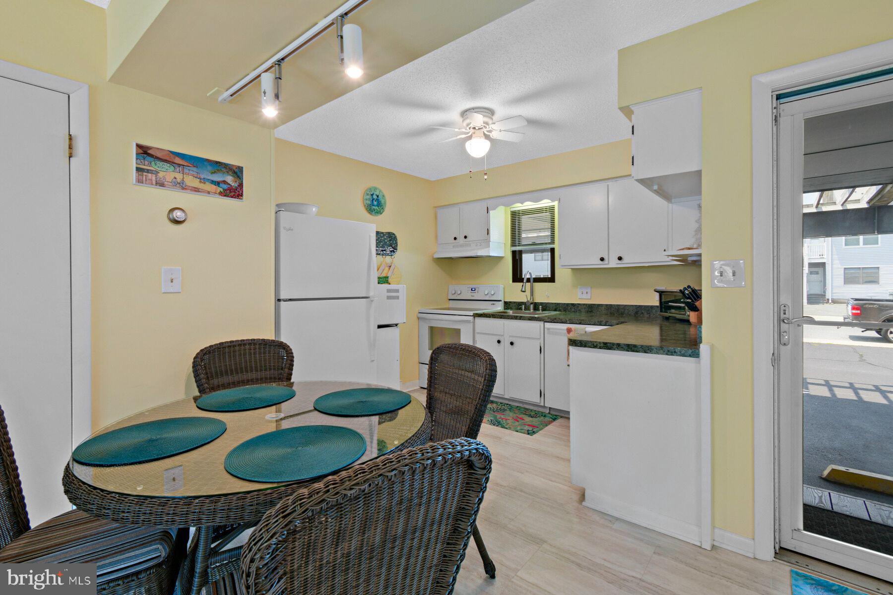 BAYSHORE ESTATES - Residential