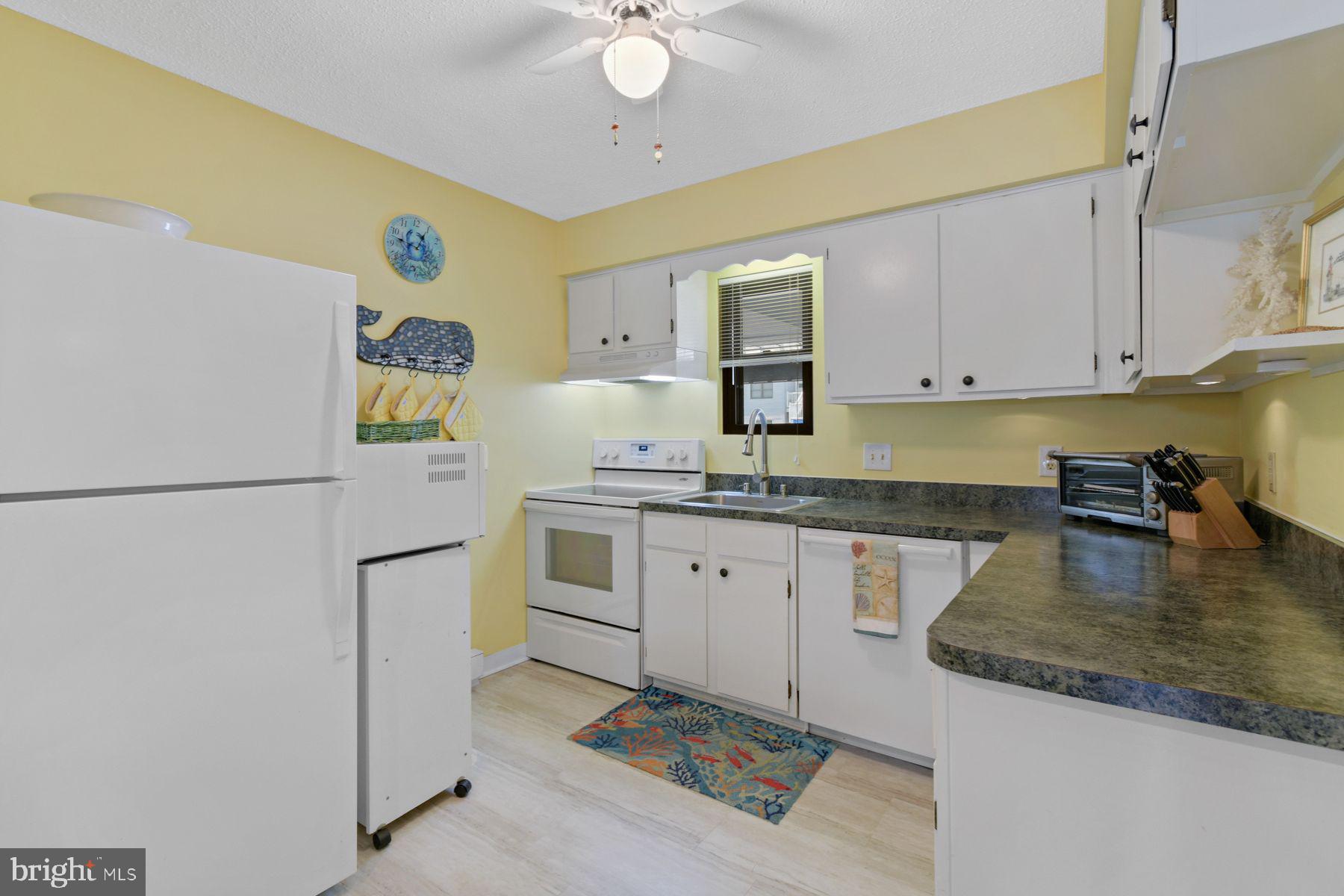 BAYSHORE ESTATES - Residential