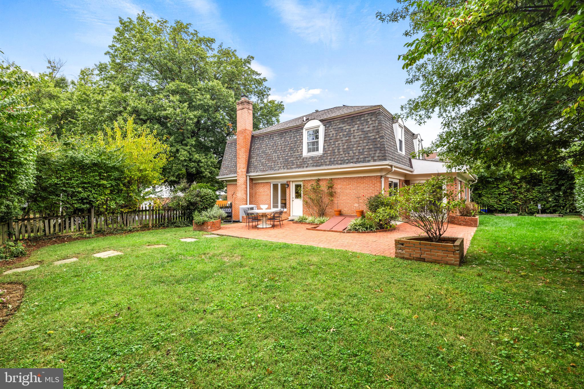 MAPLEWOOD MANOR - Residential