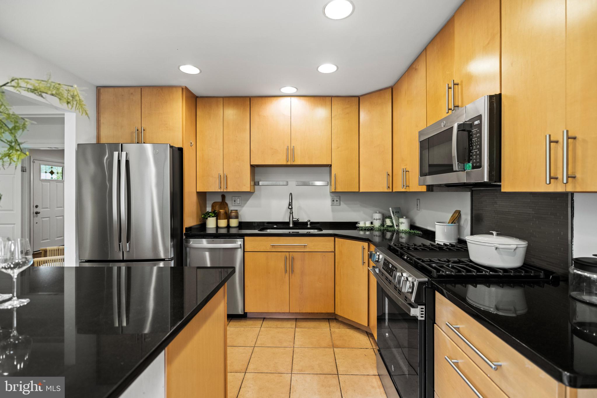 MAPLEWOOD MANOR - Residential