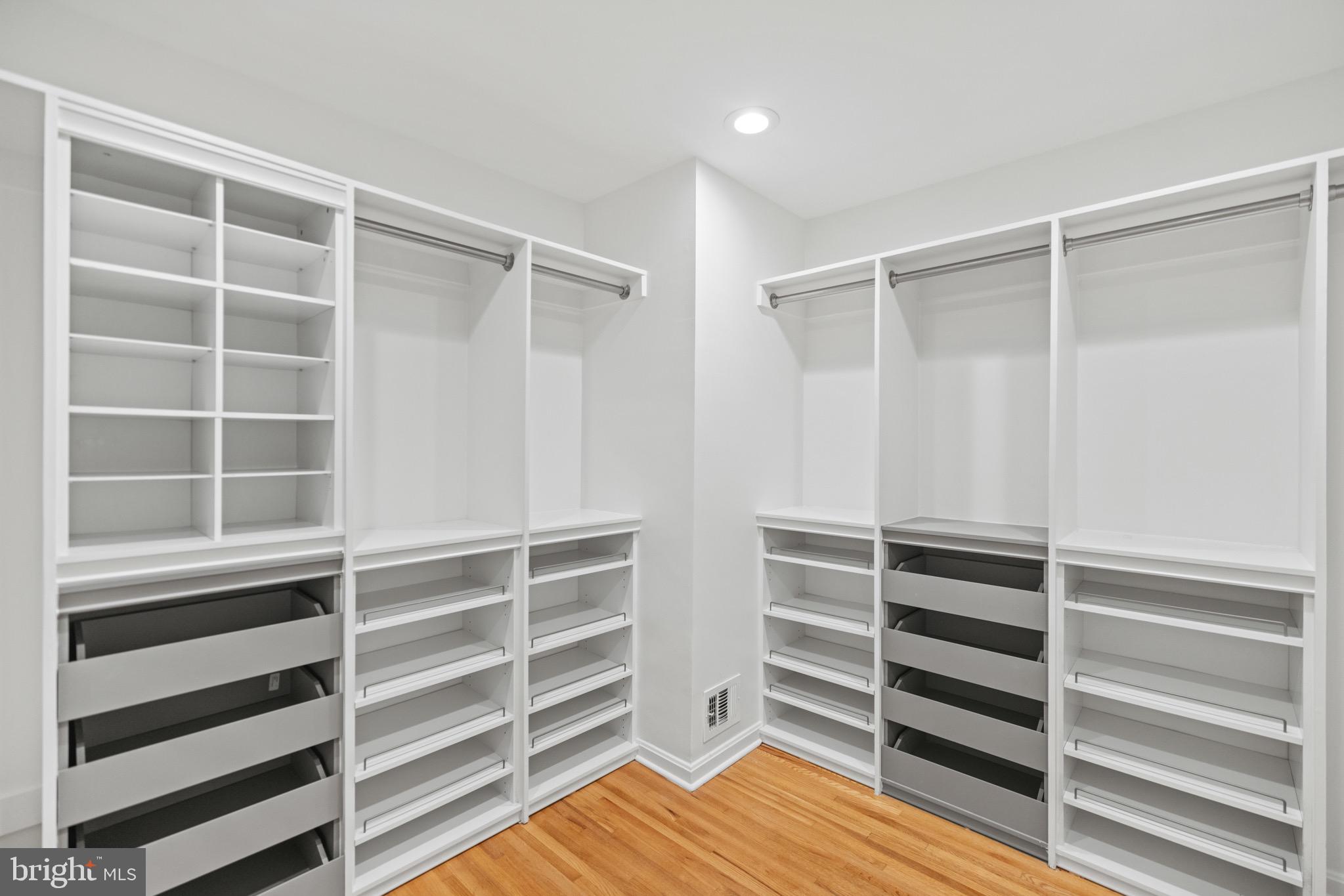 MAPLEWOOD MANOR - Residential