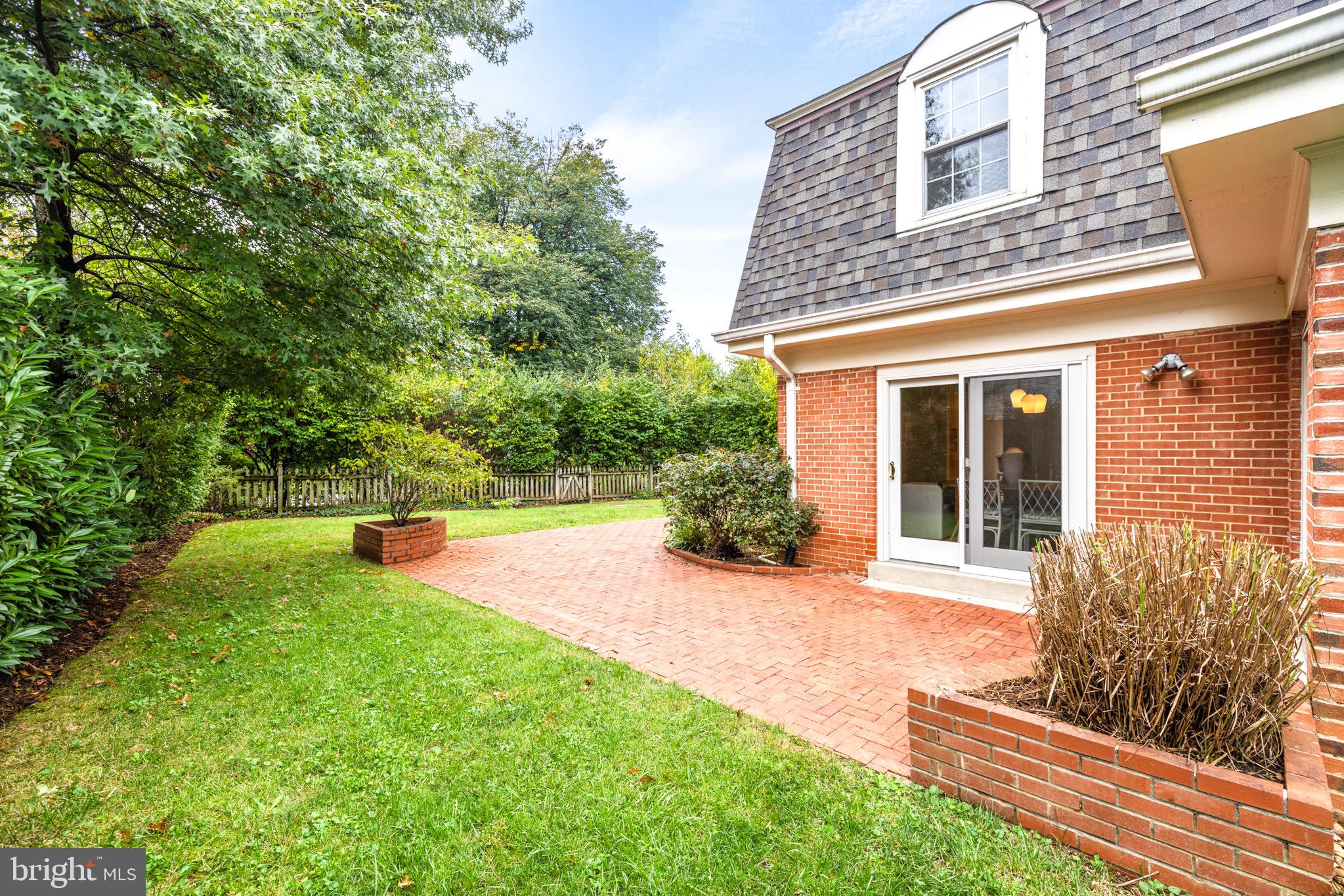 MAPLEWOOD MANOR - Residential