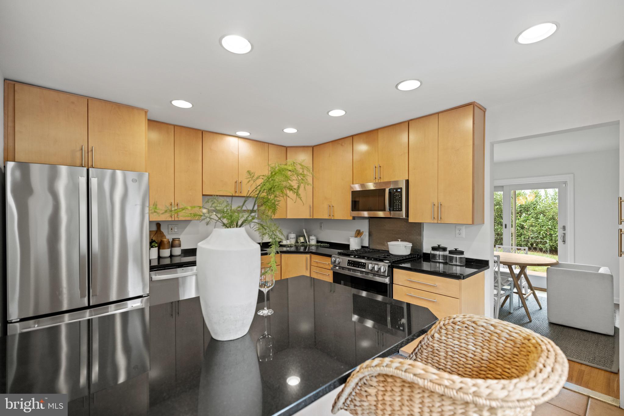 MAPLEWOOD MANOR - Residential