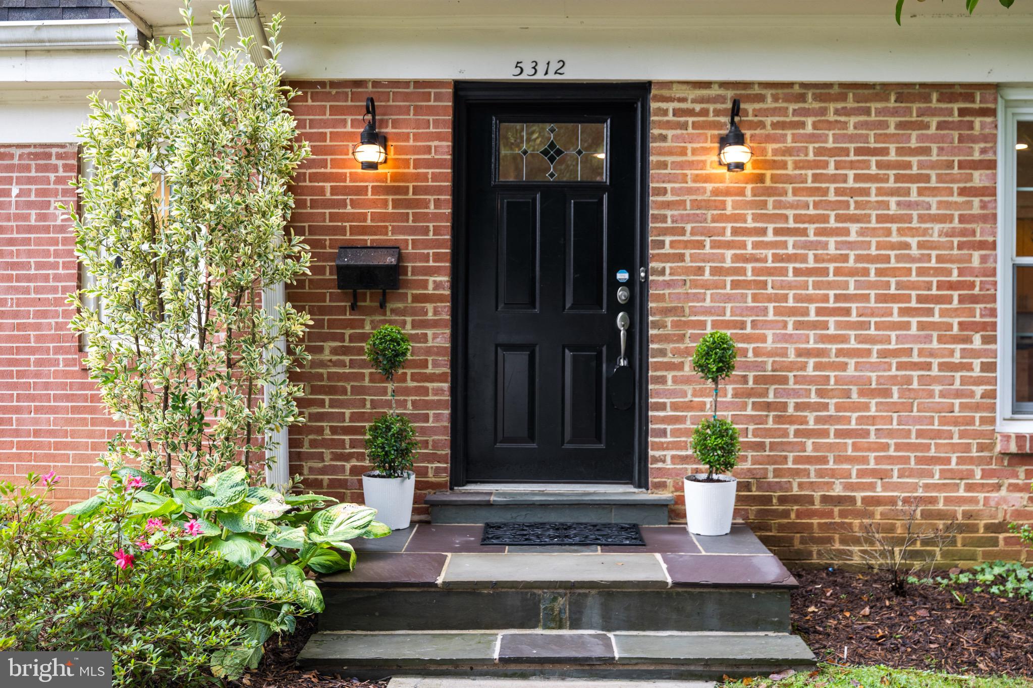 MAPLEWOOD MANOR - Residential