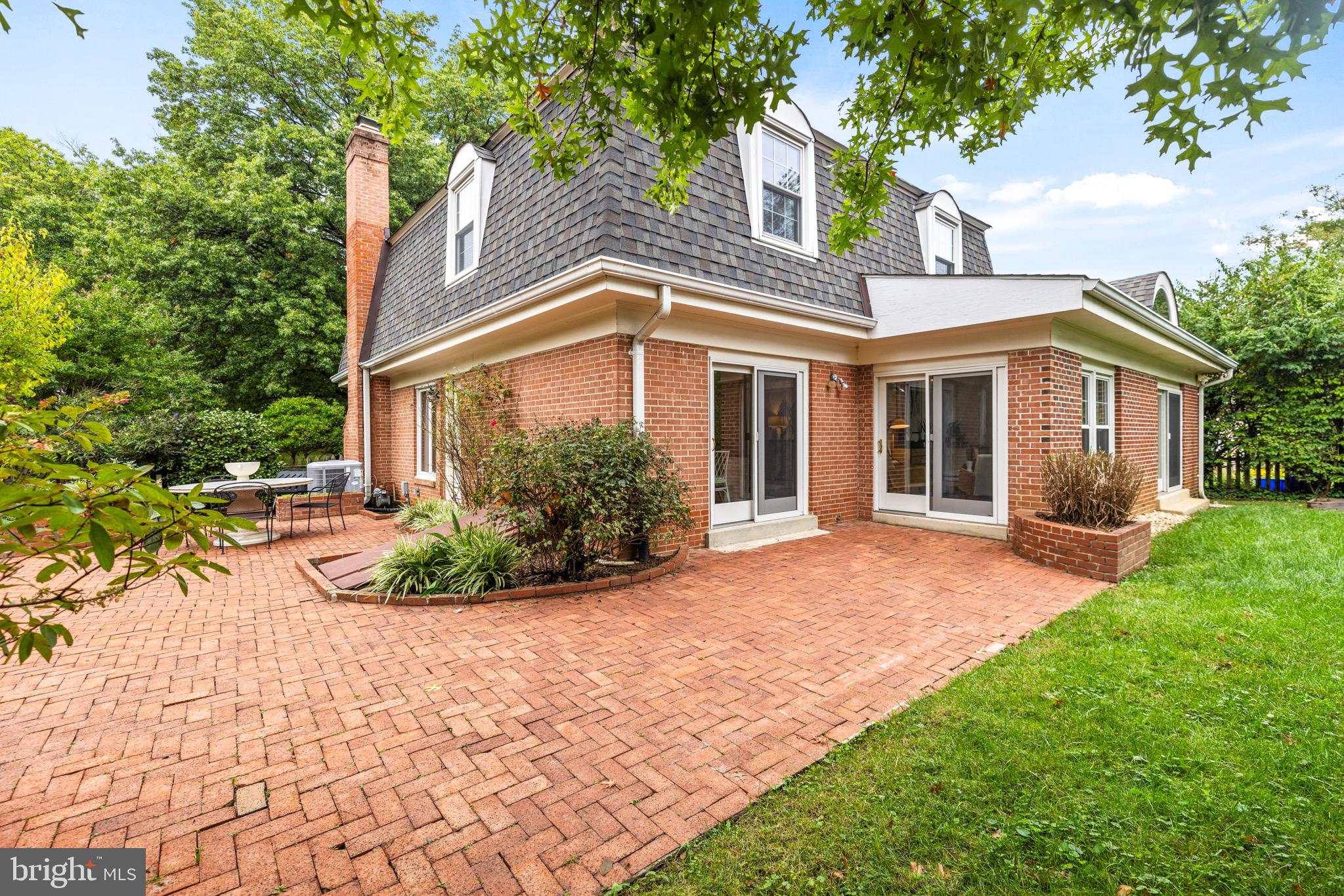 MAPLEWOOD MANOR - Residential