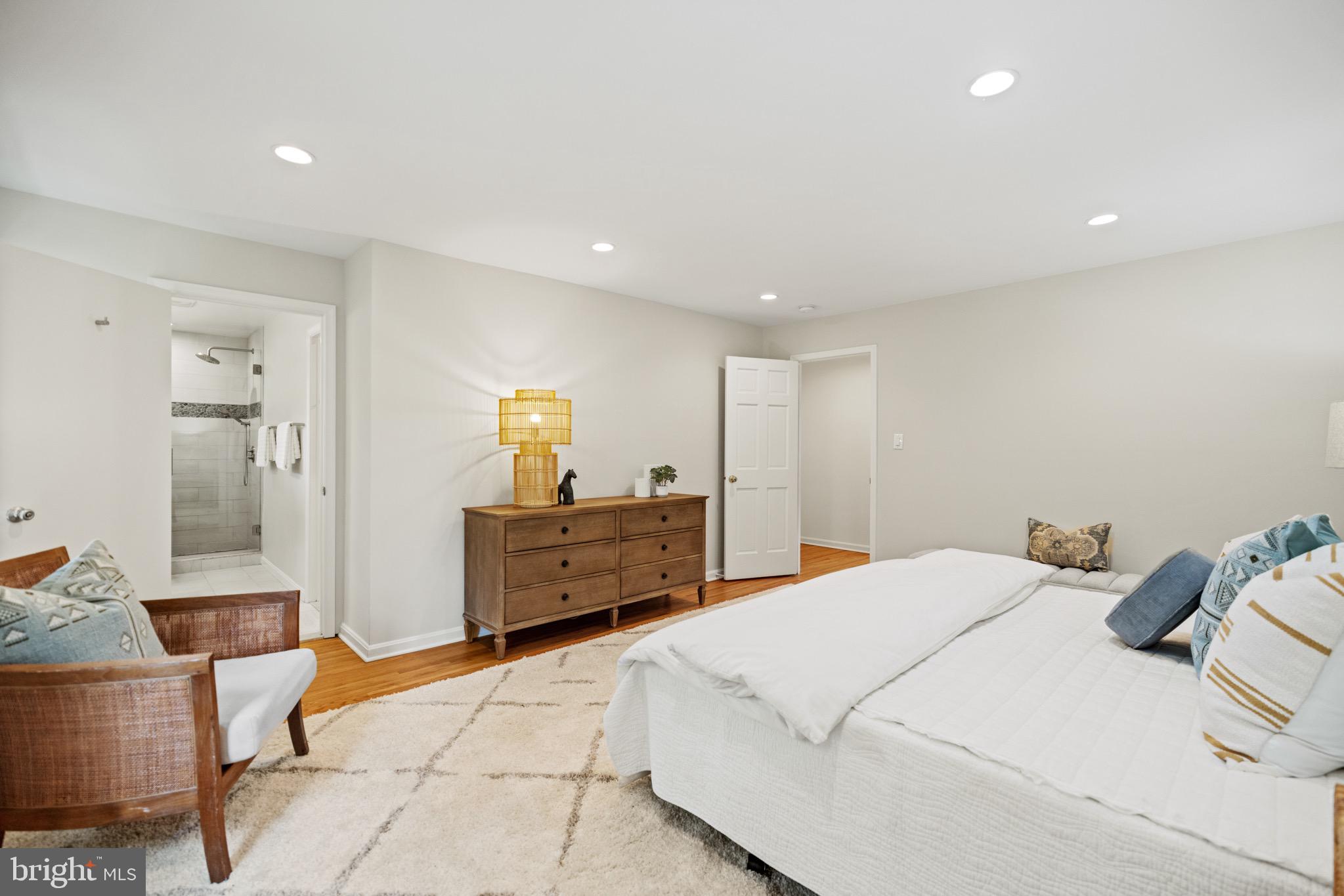 MAPLEWOOD MANOR - Residential