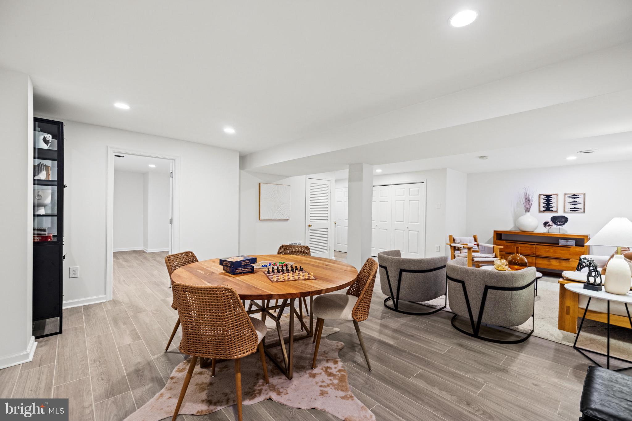 MAPLEWOOD MANOR - Residential