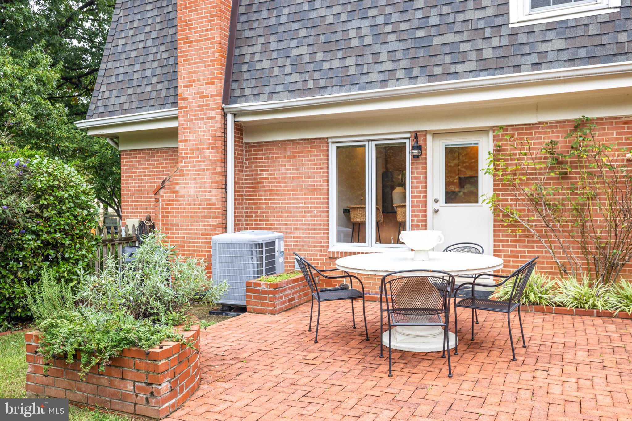 MAPLEWOOD MANOR - Residential