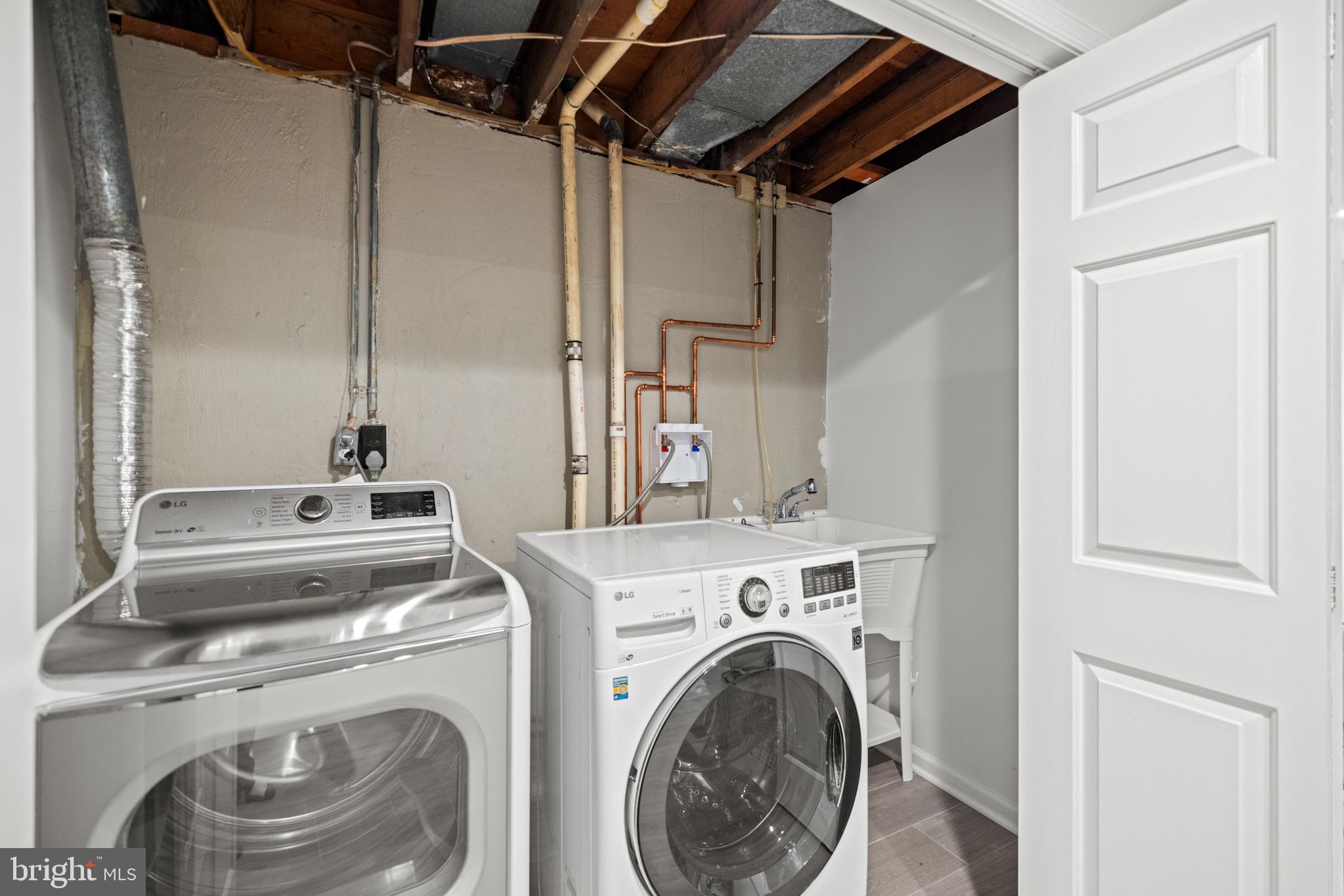 MAPLEWOOD MANOR - Residential