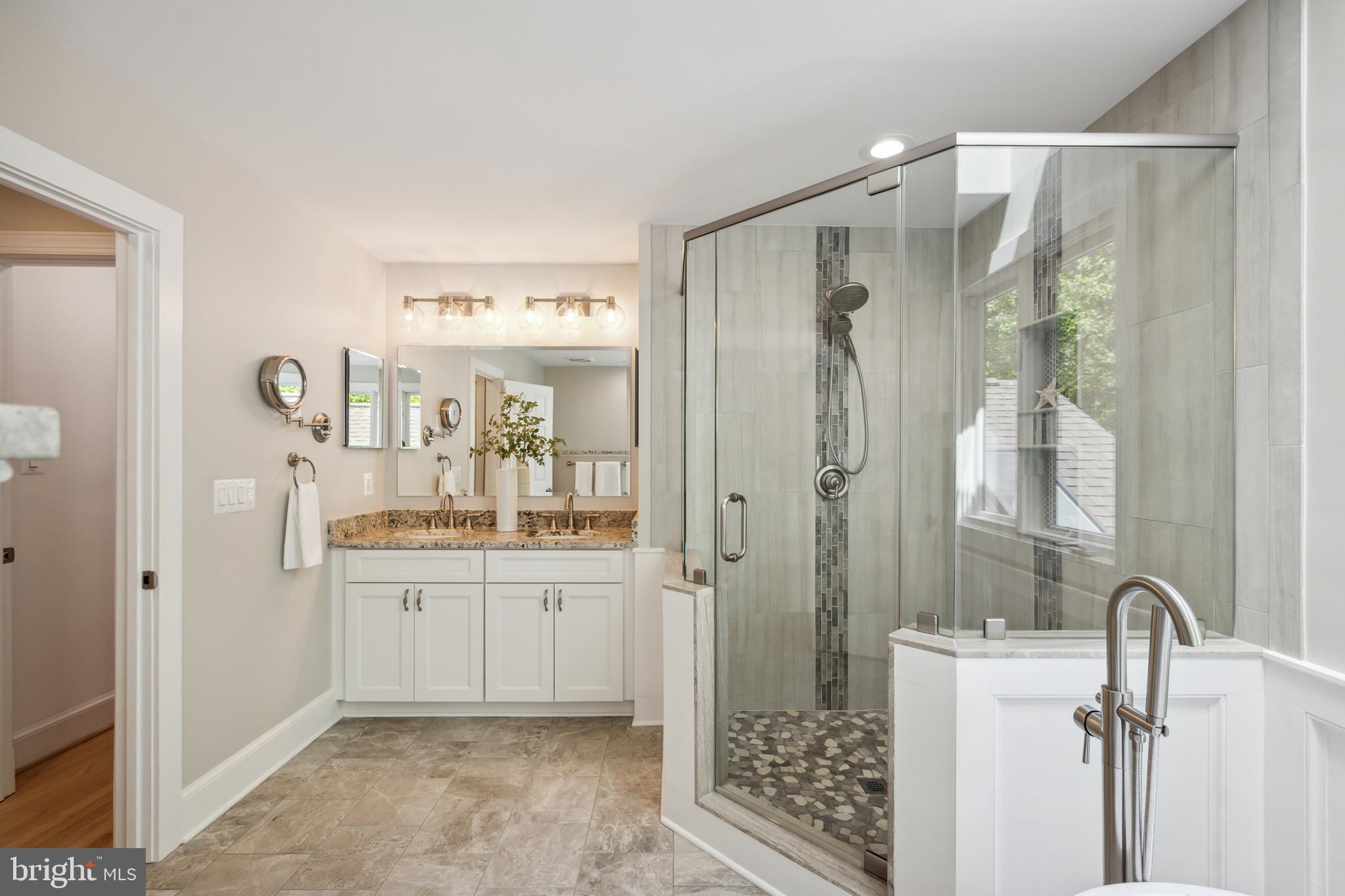 LANGLEY OAKS - Residential