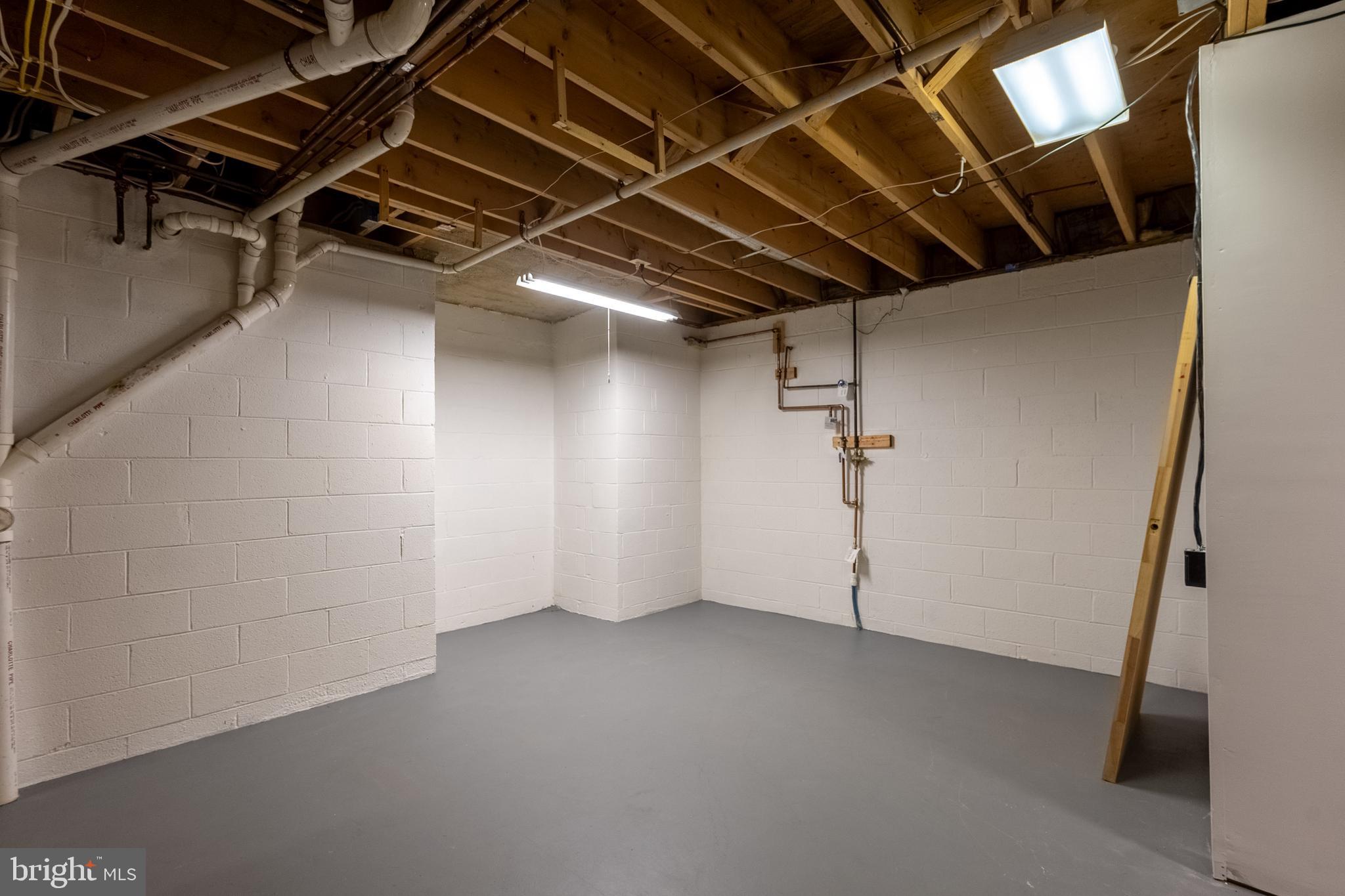 LANGLEY OAKS - Residential