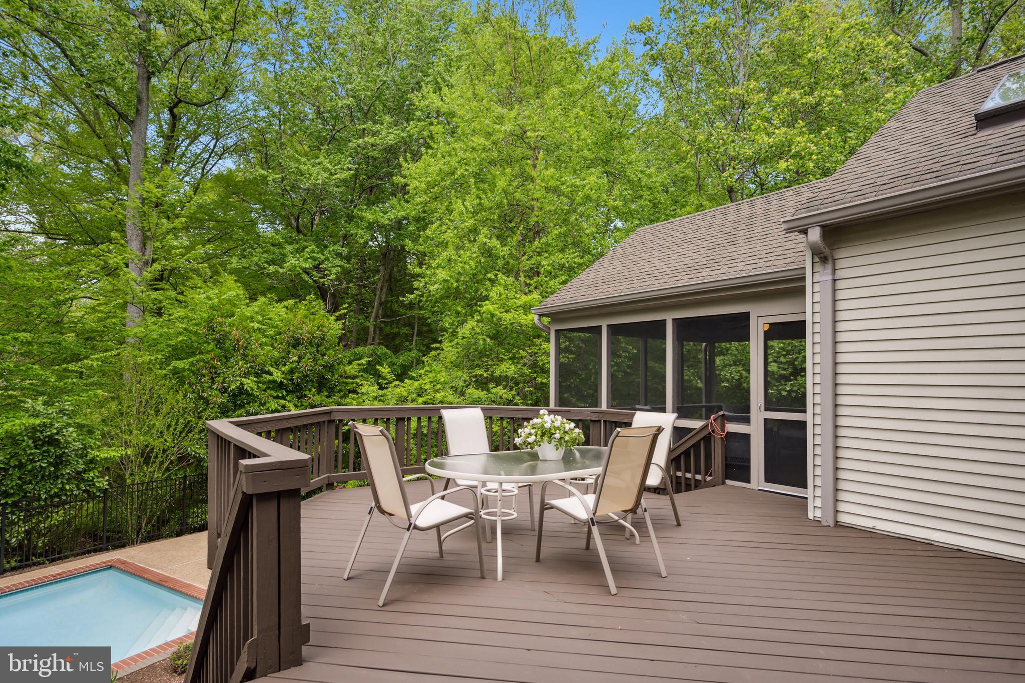 LANGLEY OAKS - Residential