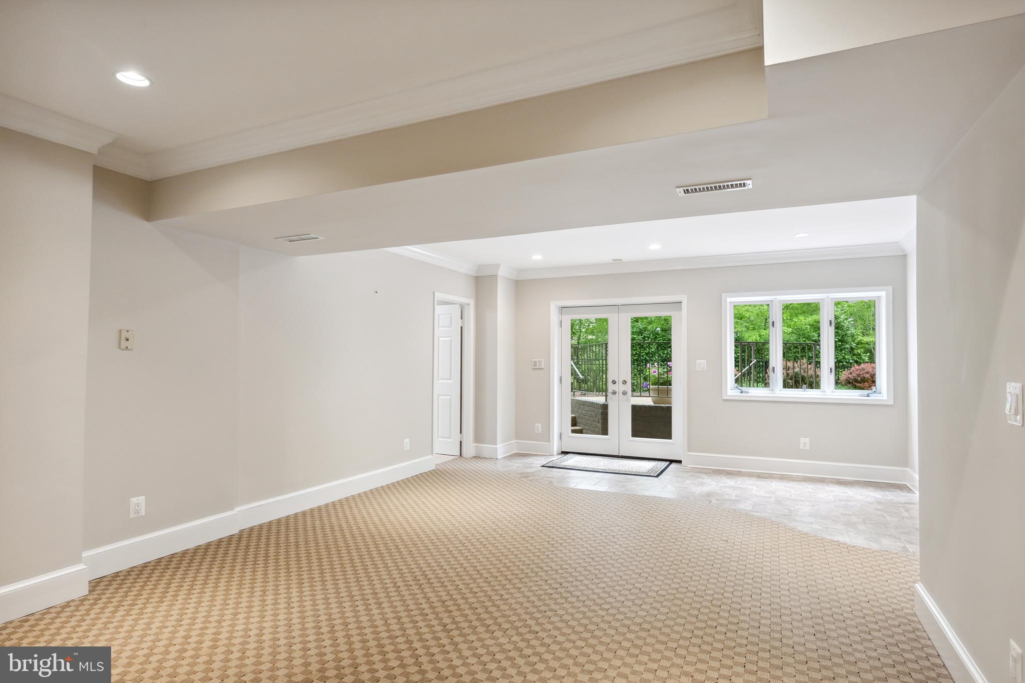 LANGLEY OAKS - Residential