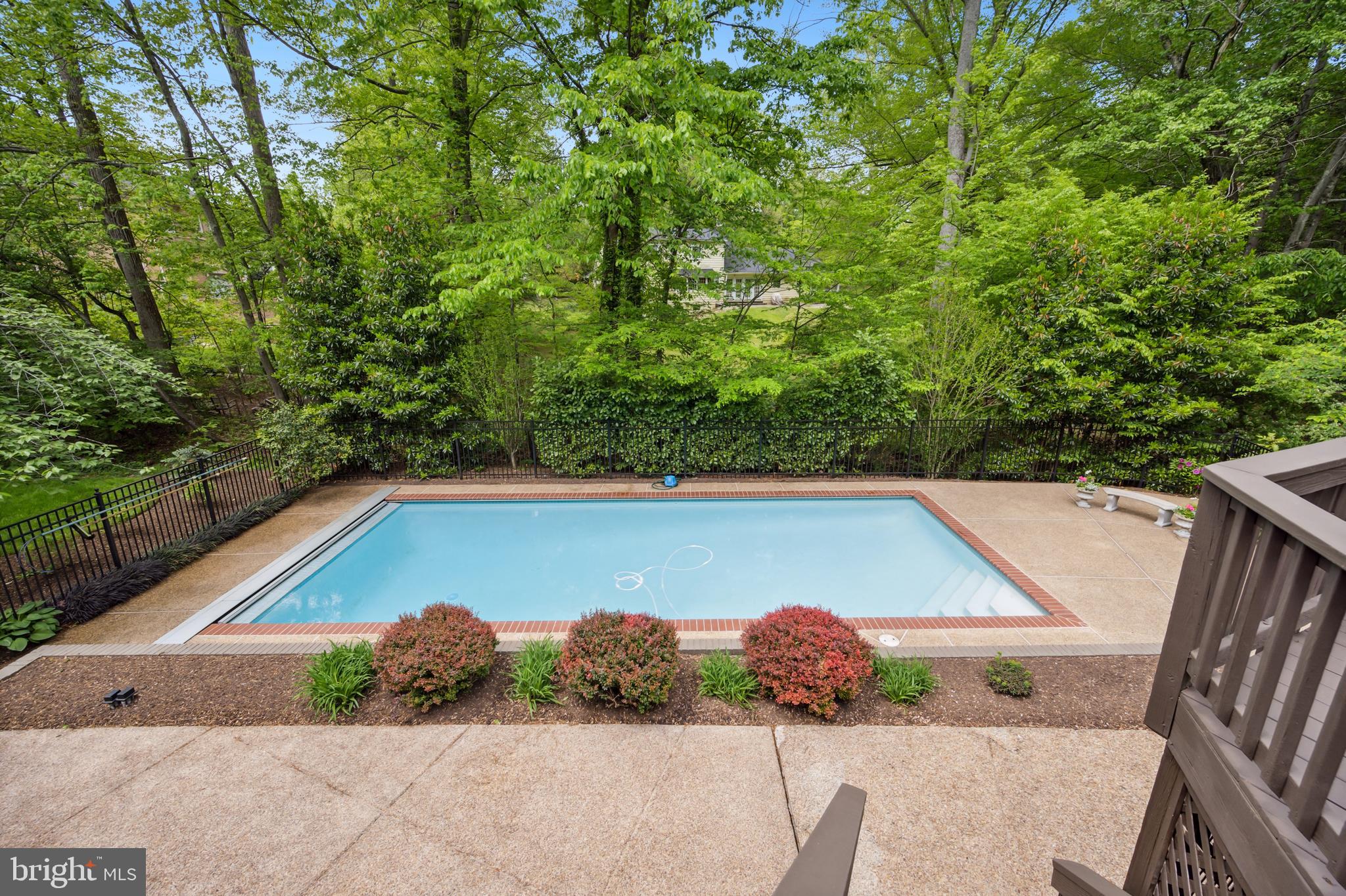 LANGLEY OAKS - Residential