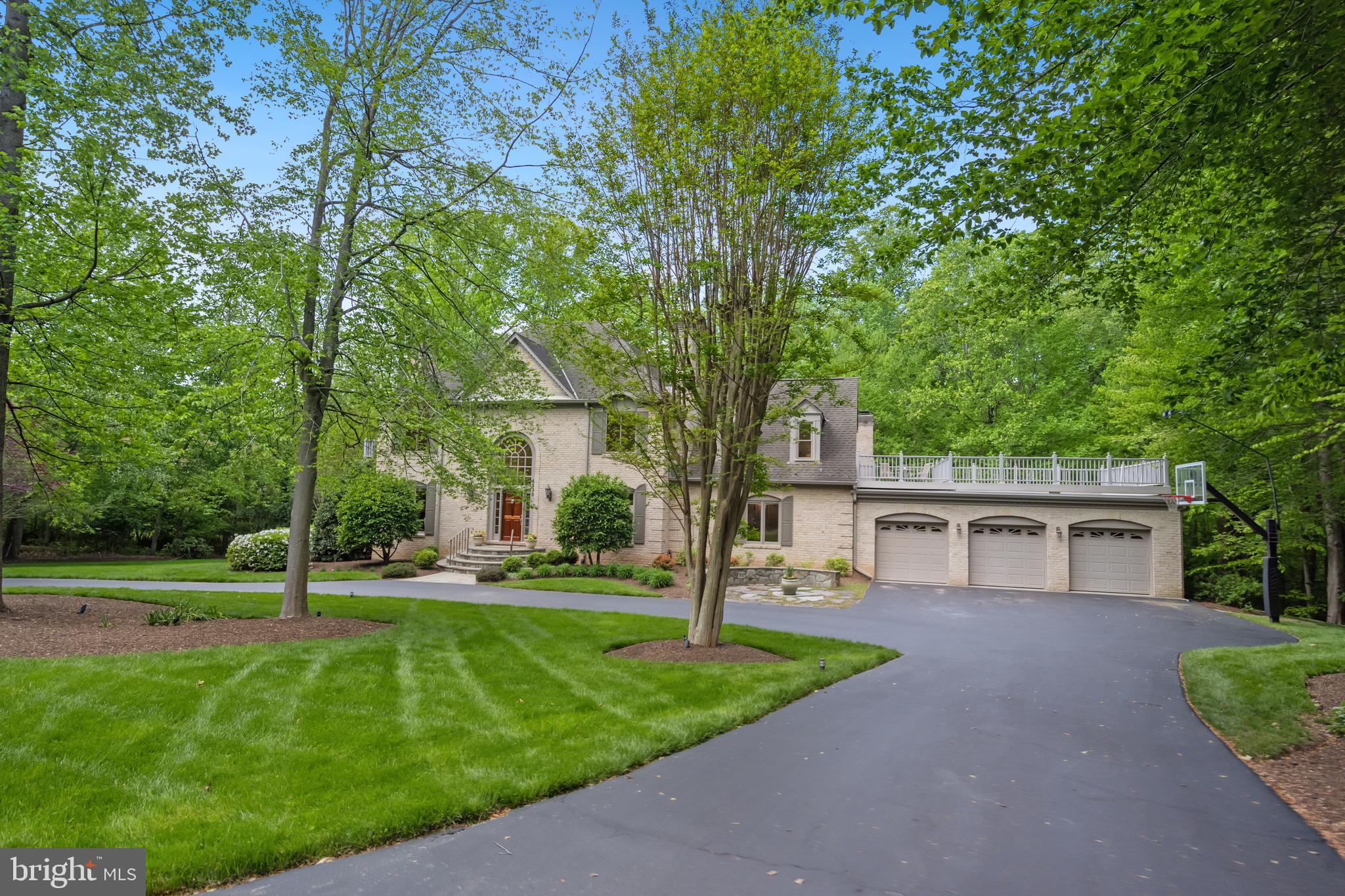 LANGLEY OAKS - Residential